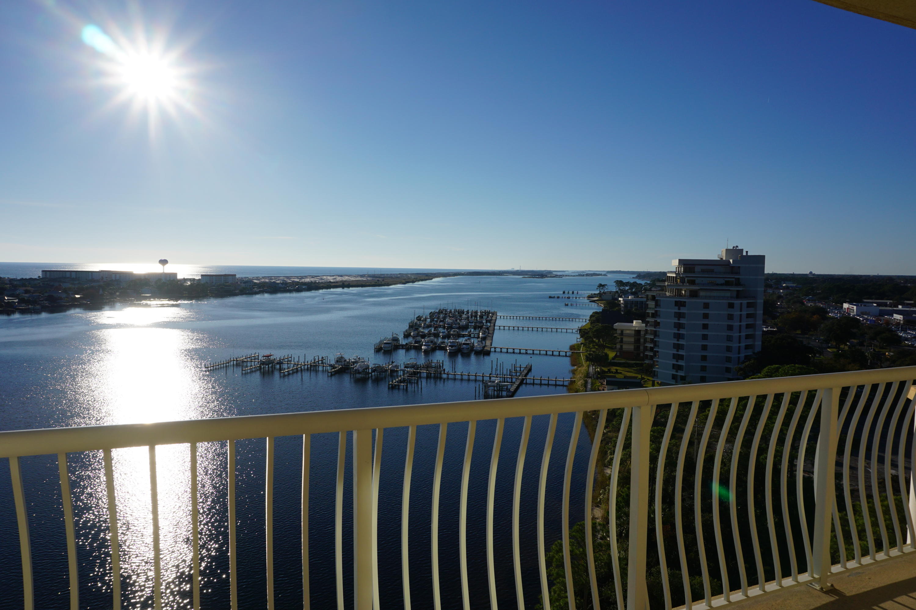 PRESIDIO YACHT CLUB - Residential