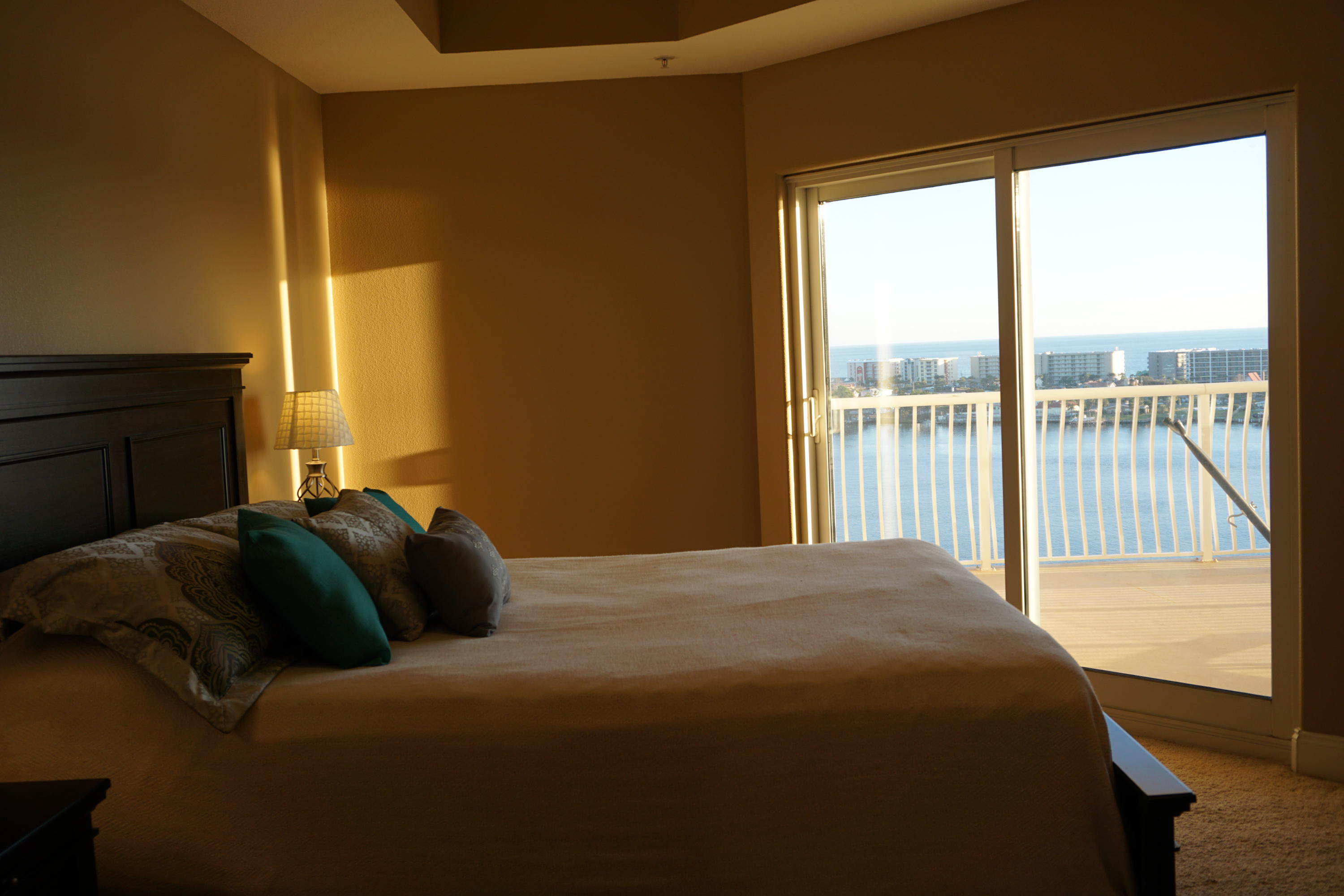 PRESIDIO YACHT CLUB - Residential