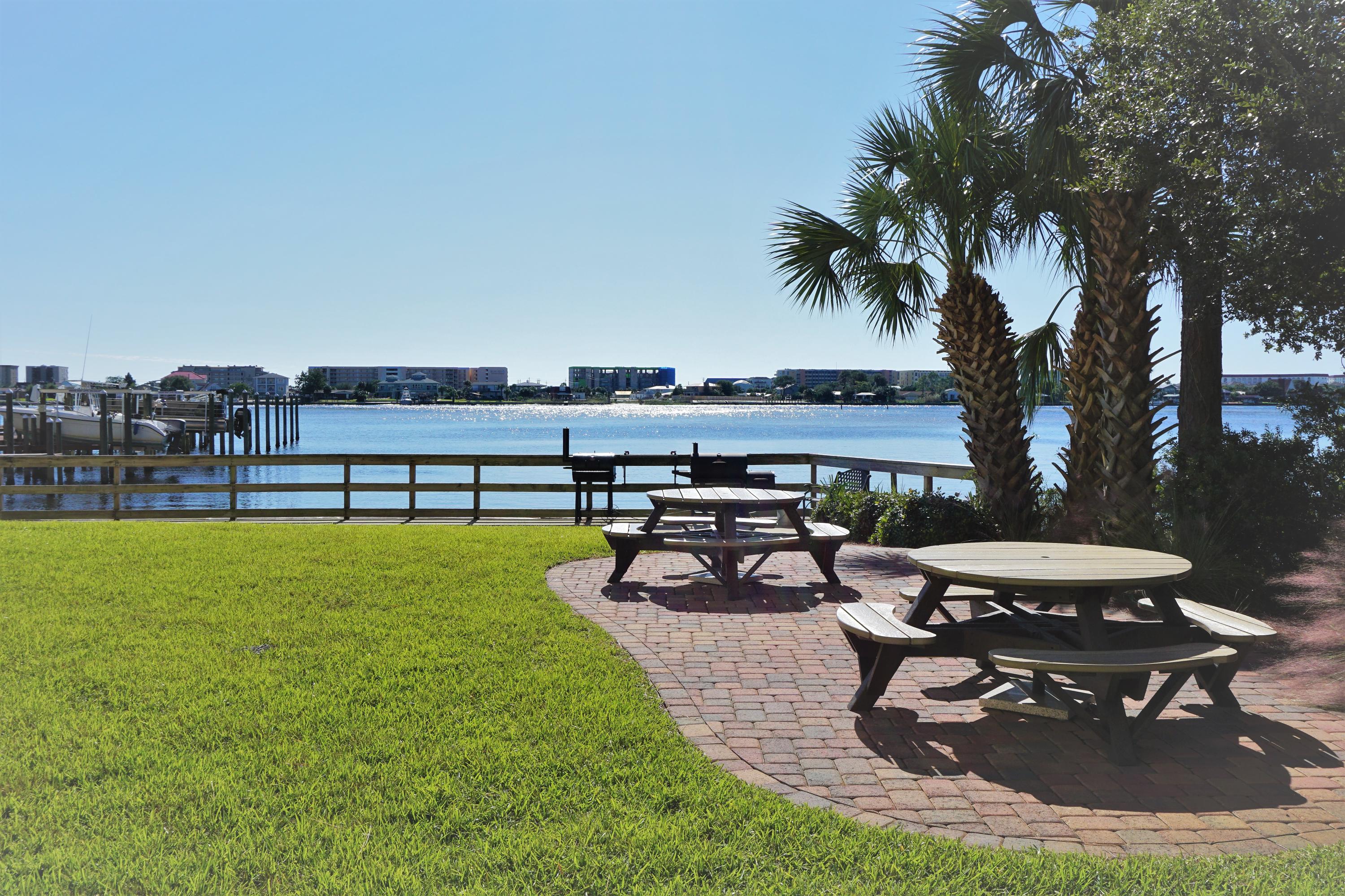 PRESIDIO YACHT CLUB - Residential