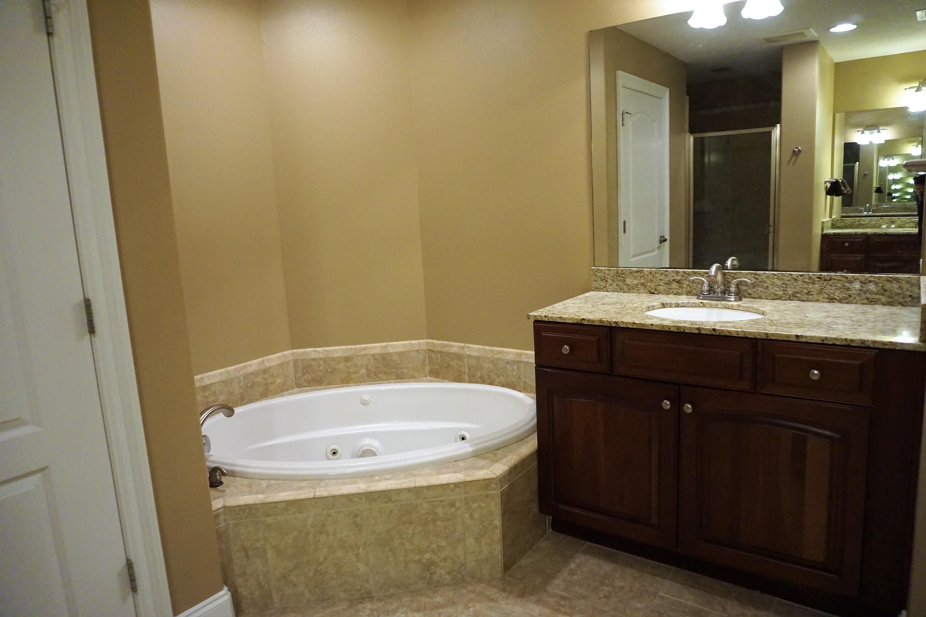 PRESIDIO YACHT CLUB - Residential