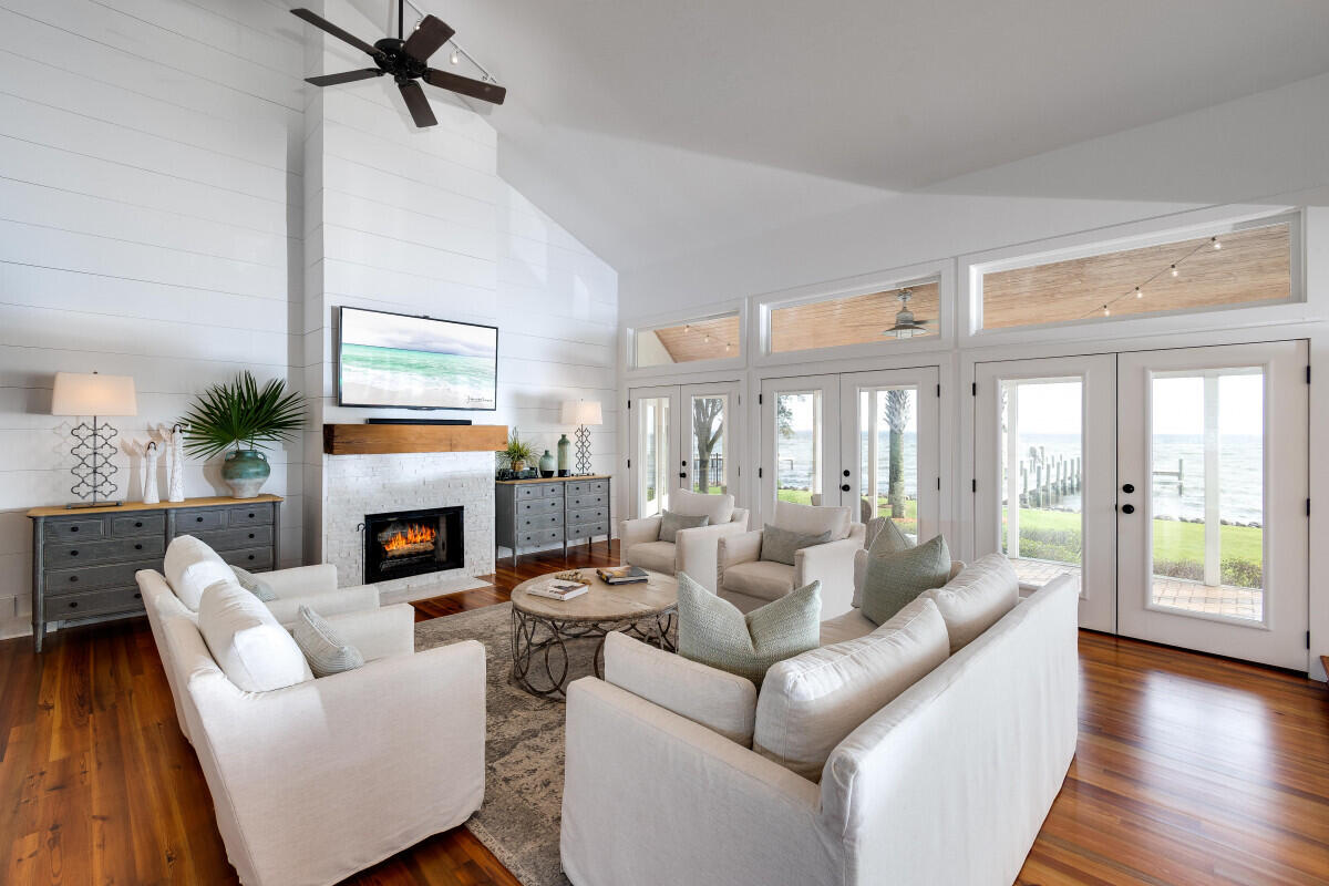 BLUEWATER BAY VILLAGE 1B - Residential