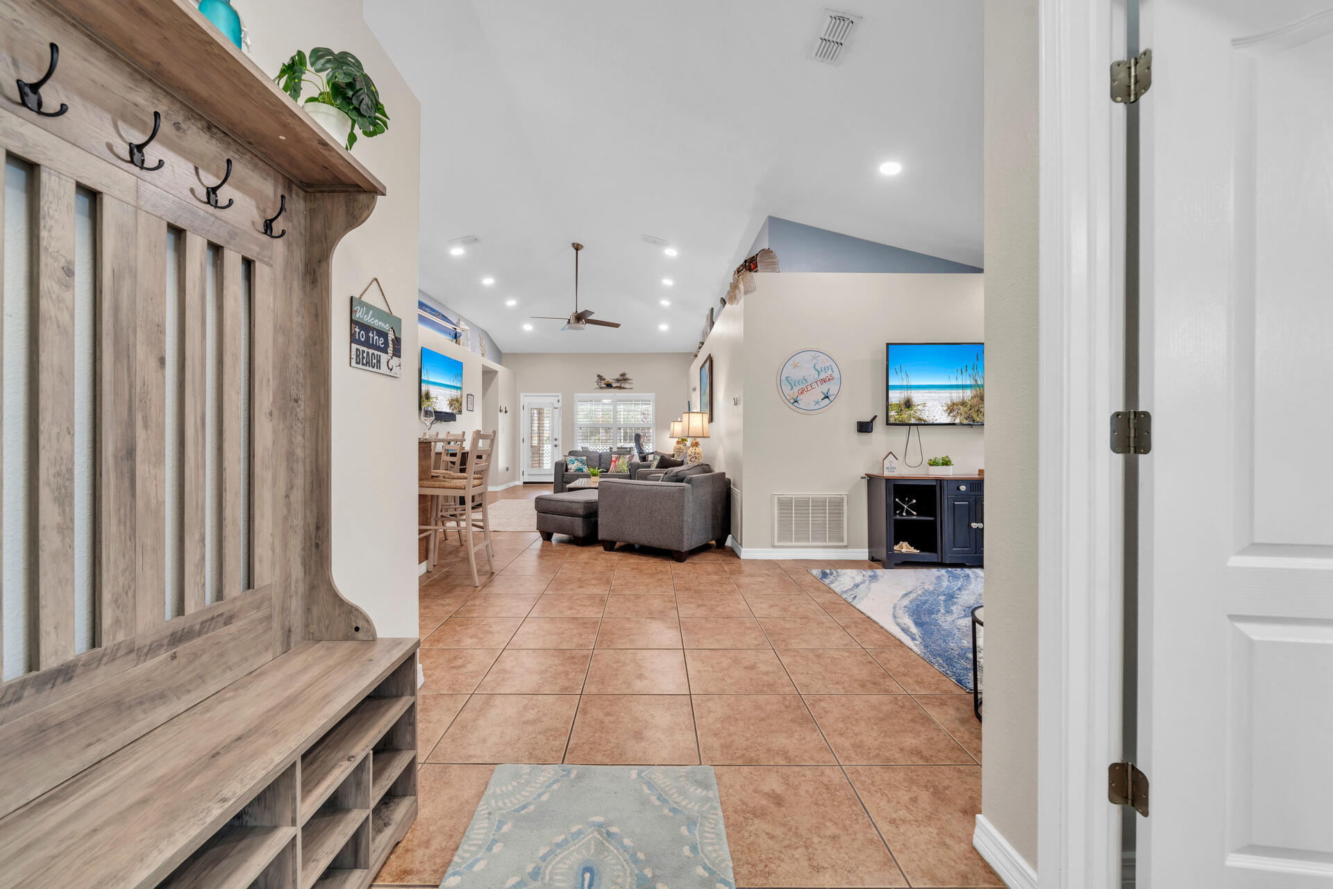 PARADISE RETREAT - Residential Lease