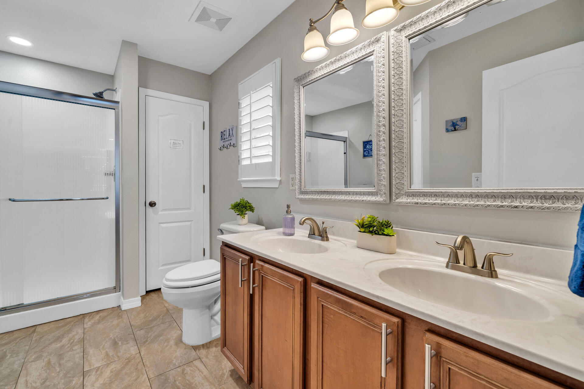 PARADISE RETREAT - Residential Lease