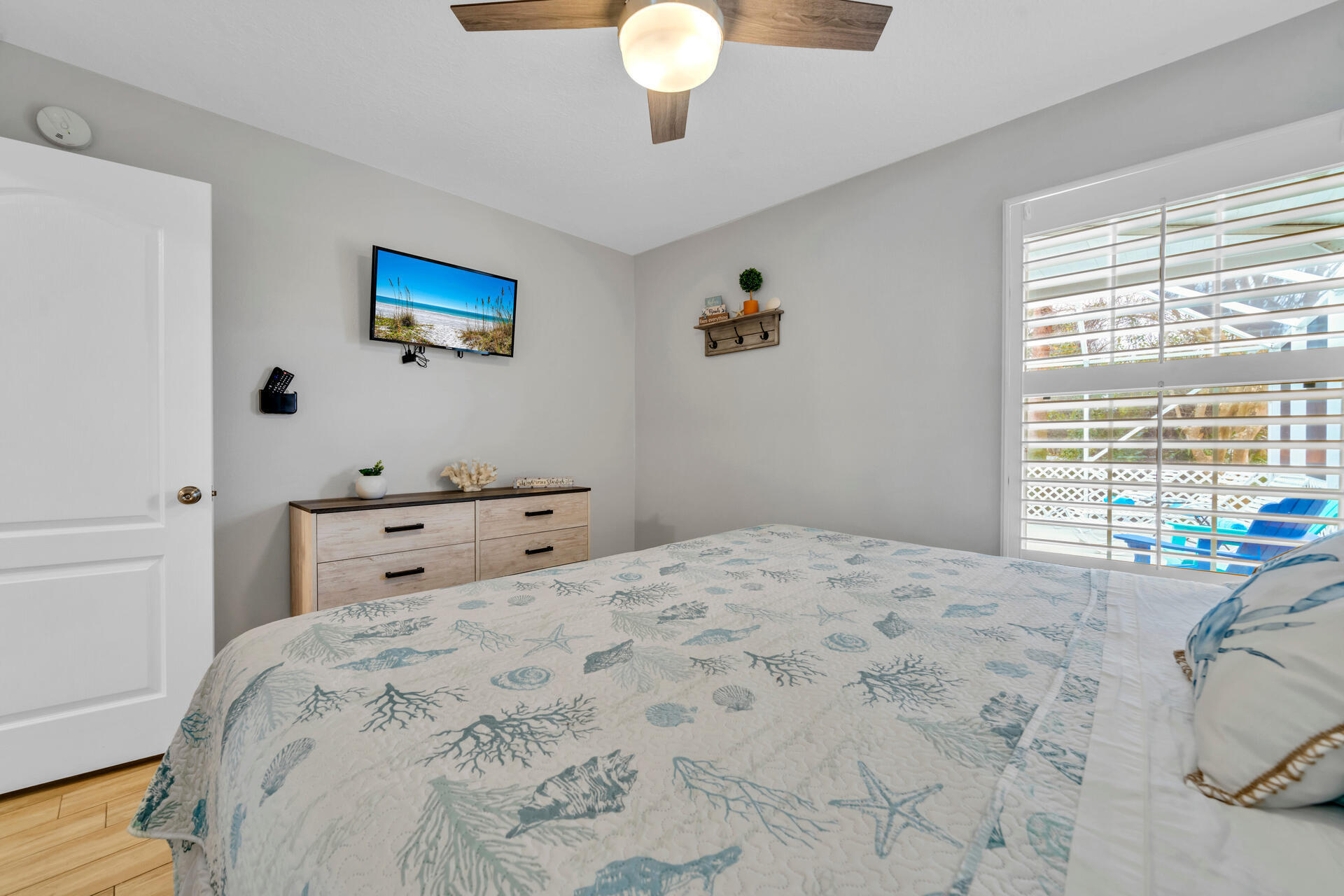 PARADISE RETREAT - Residential Lease