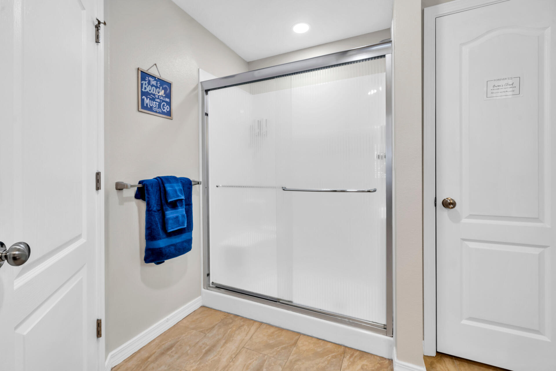 PARADISE RETREAT - Residential Lease