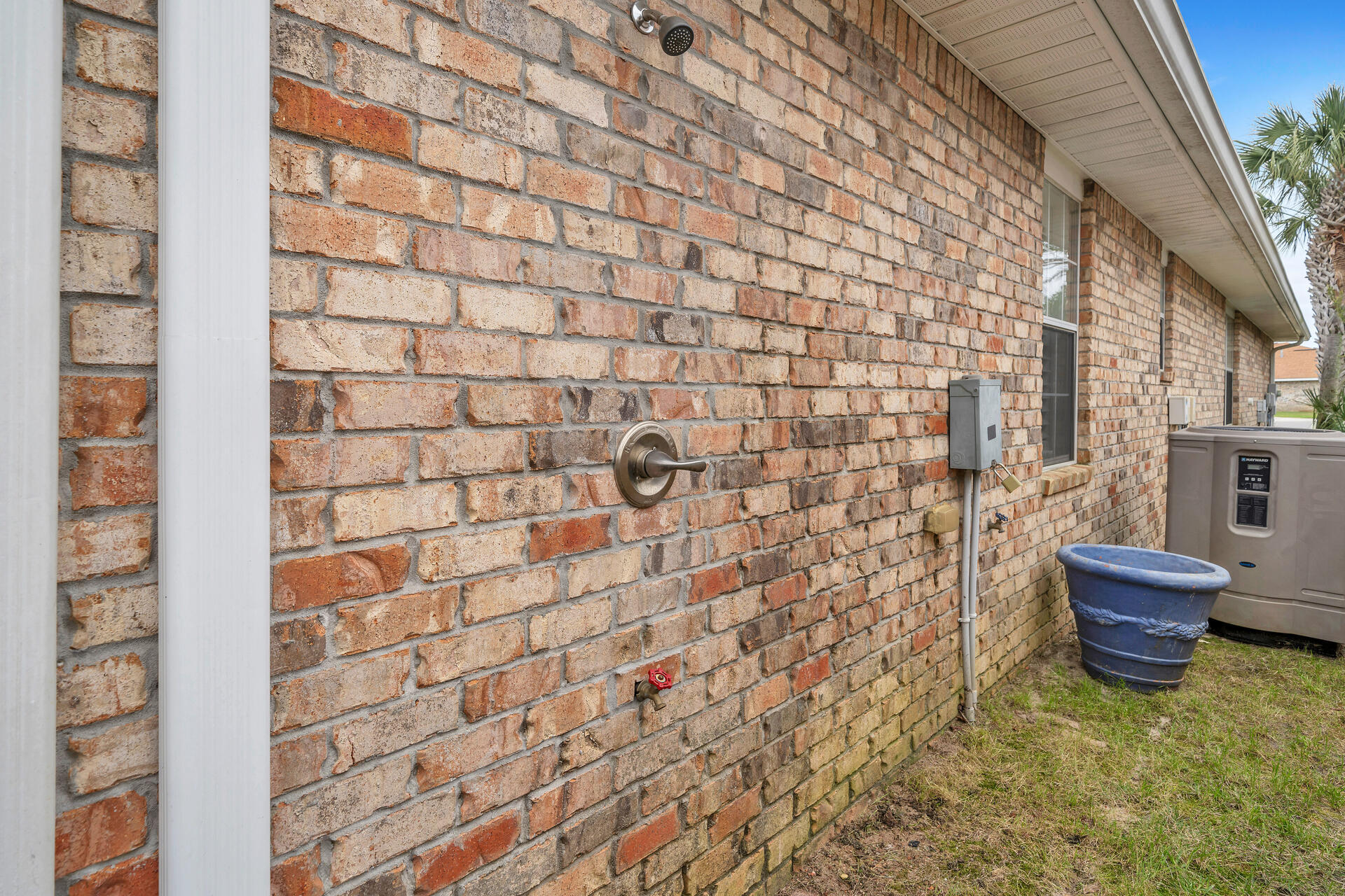 PARADISE RETREAT - Residential Lease