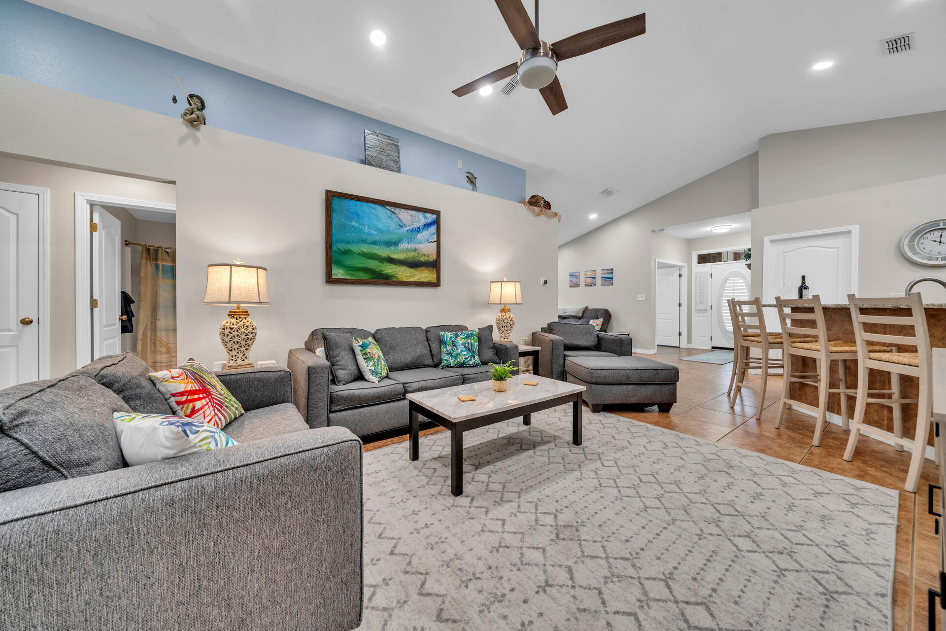 PARADISE RETREAT - Residential Lease