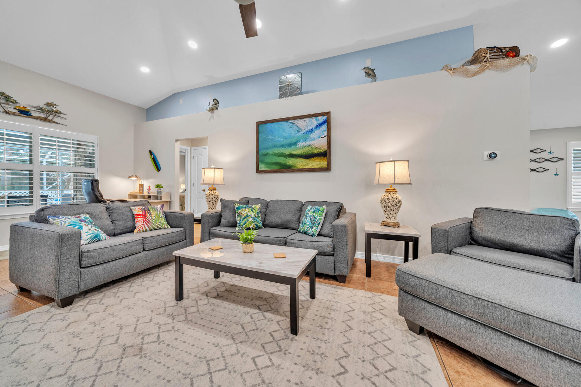 PARADISE RETREAT - Residential Lease