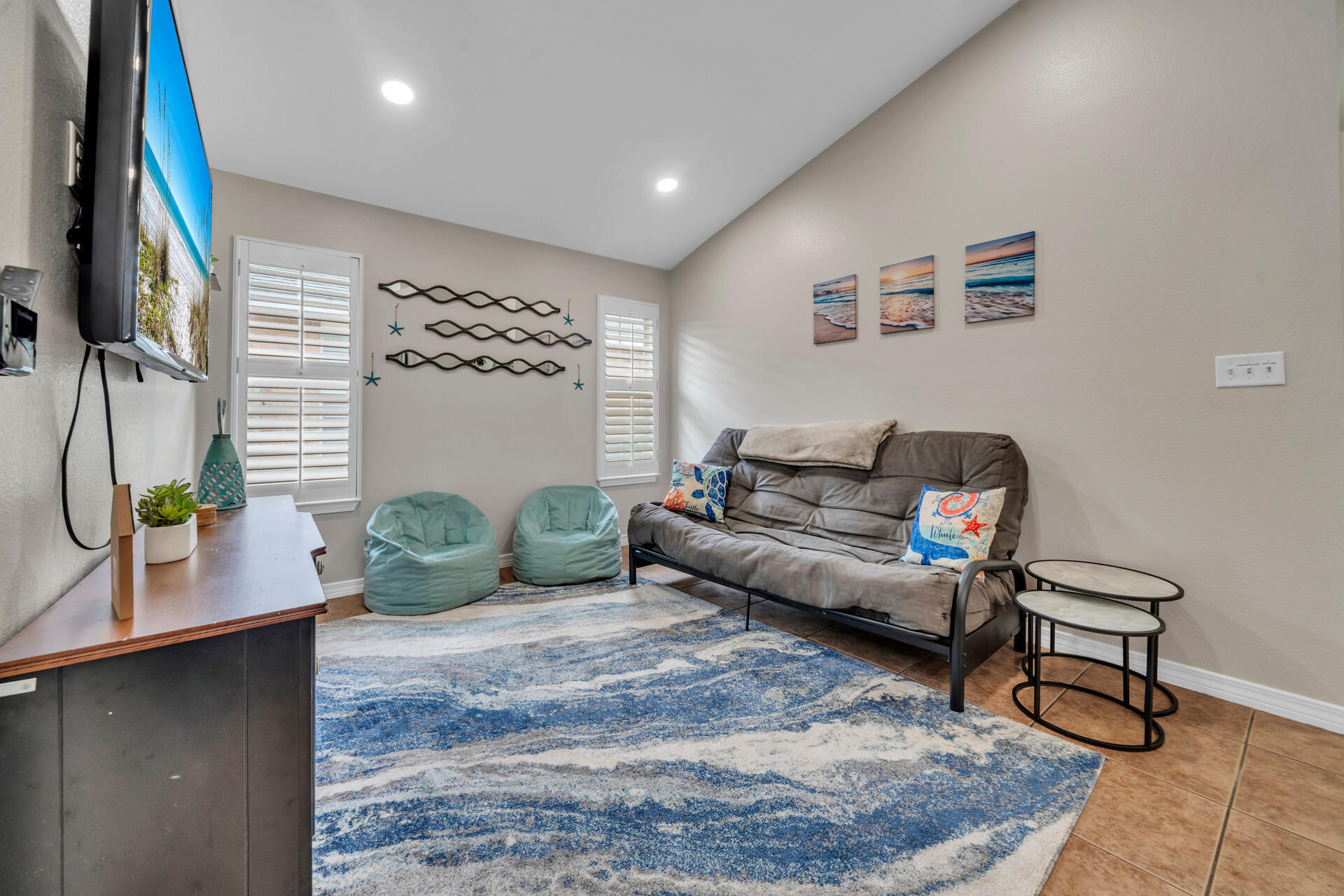 PARADISE RETREAT - Residential Lease