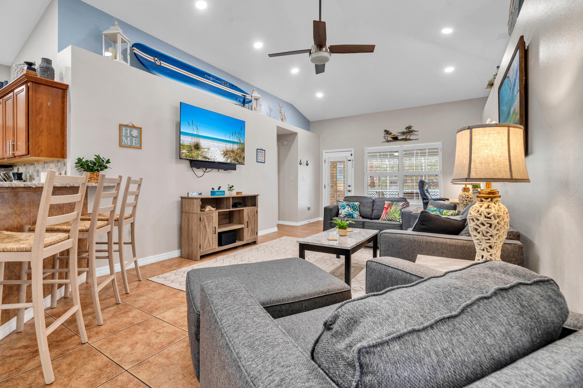 PARADISE RETREAT - Residential Lease