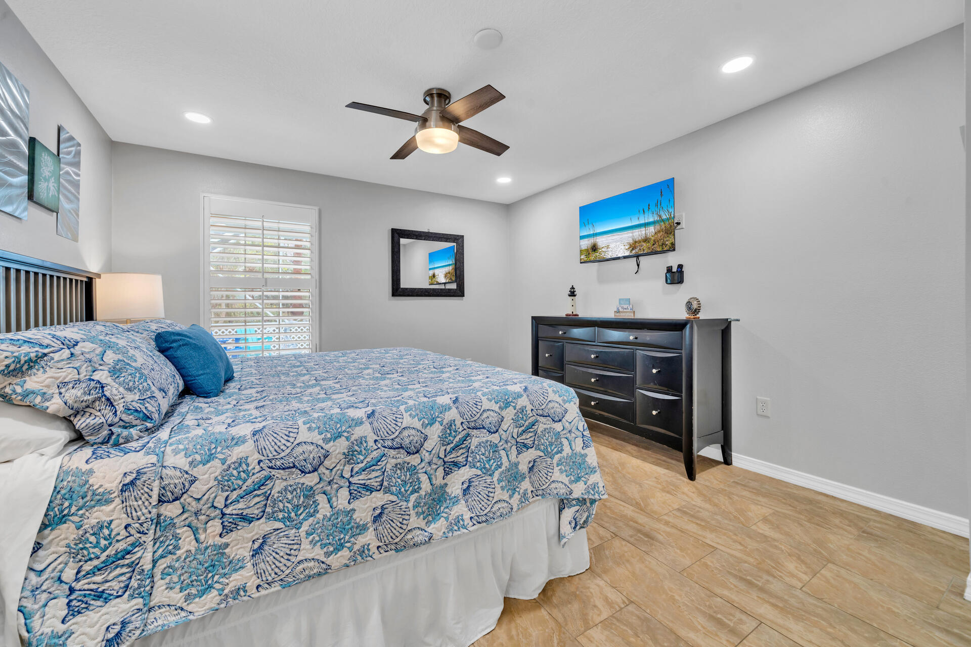 PARADISE RETREAT - Residential Lease