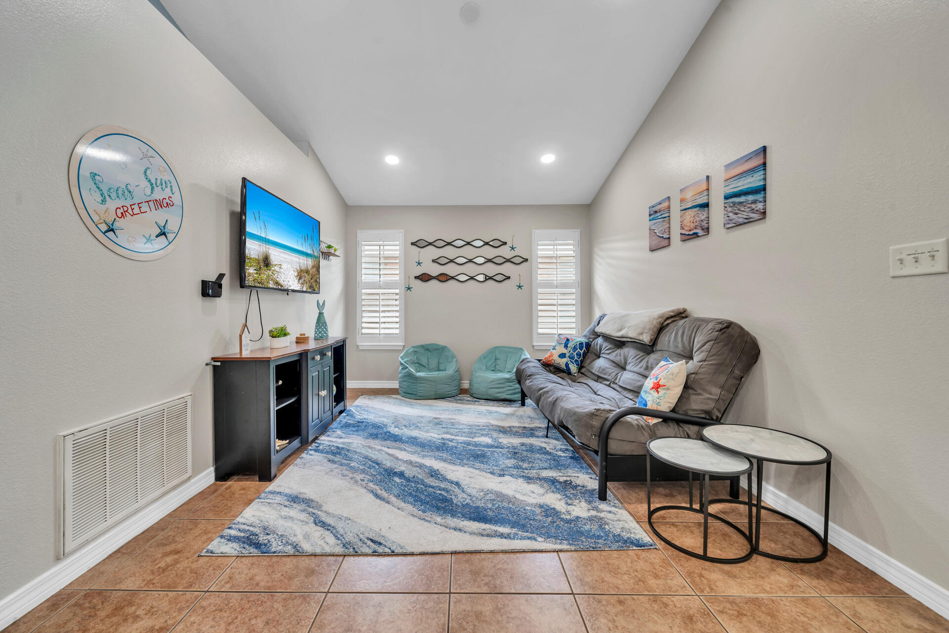 PARADISE RETREAT - Residential Lease