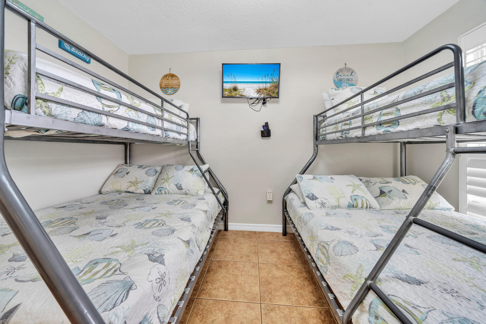 PARADISE RETREAT - Residential Lease