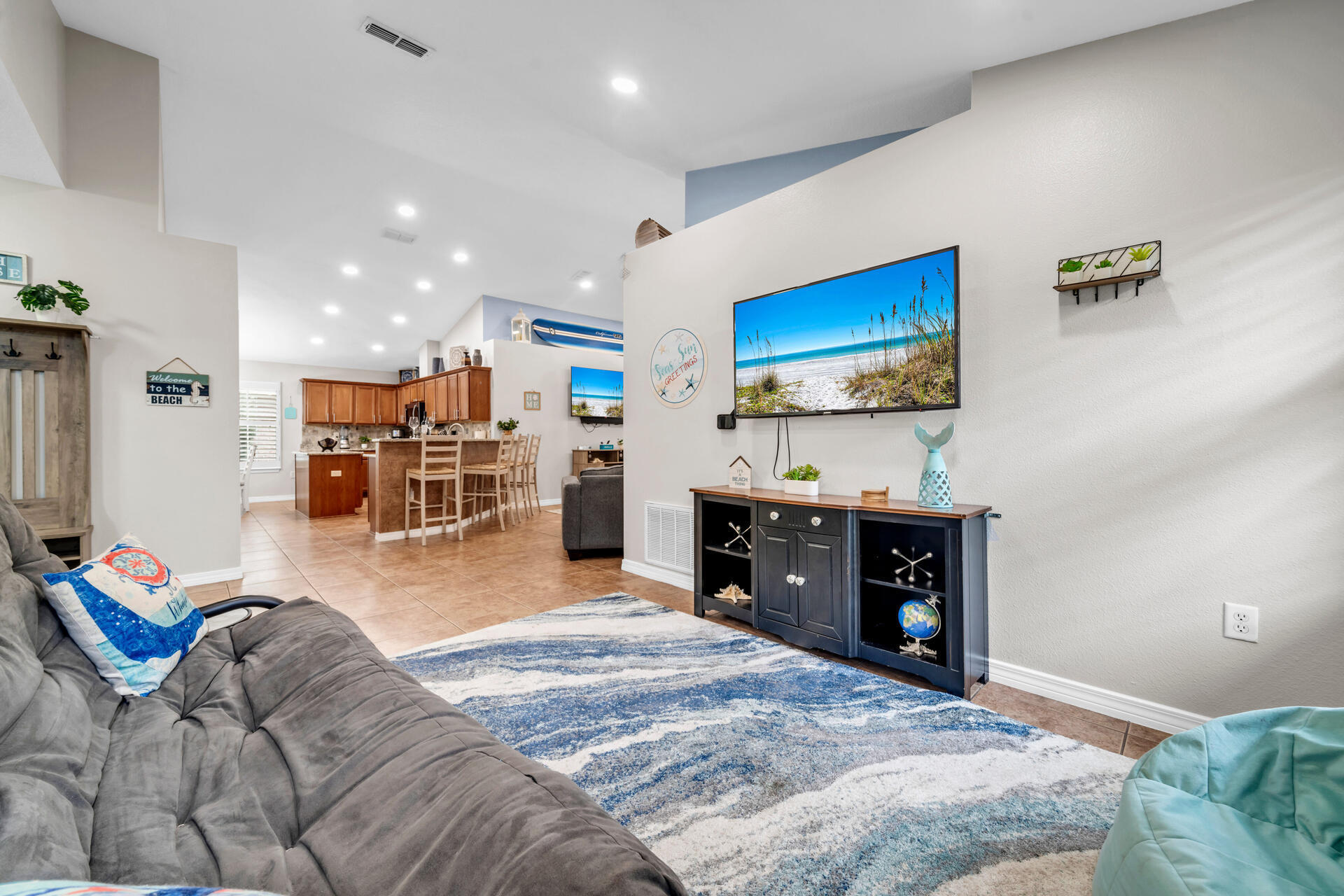 PARADISE RETREAT - Residential Lease