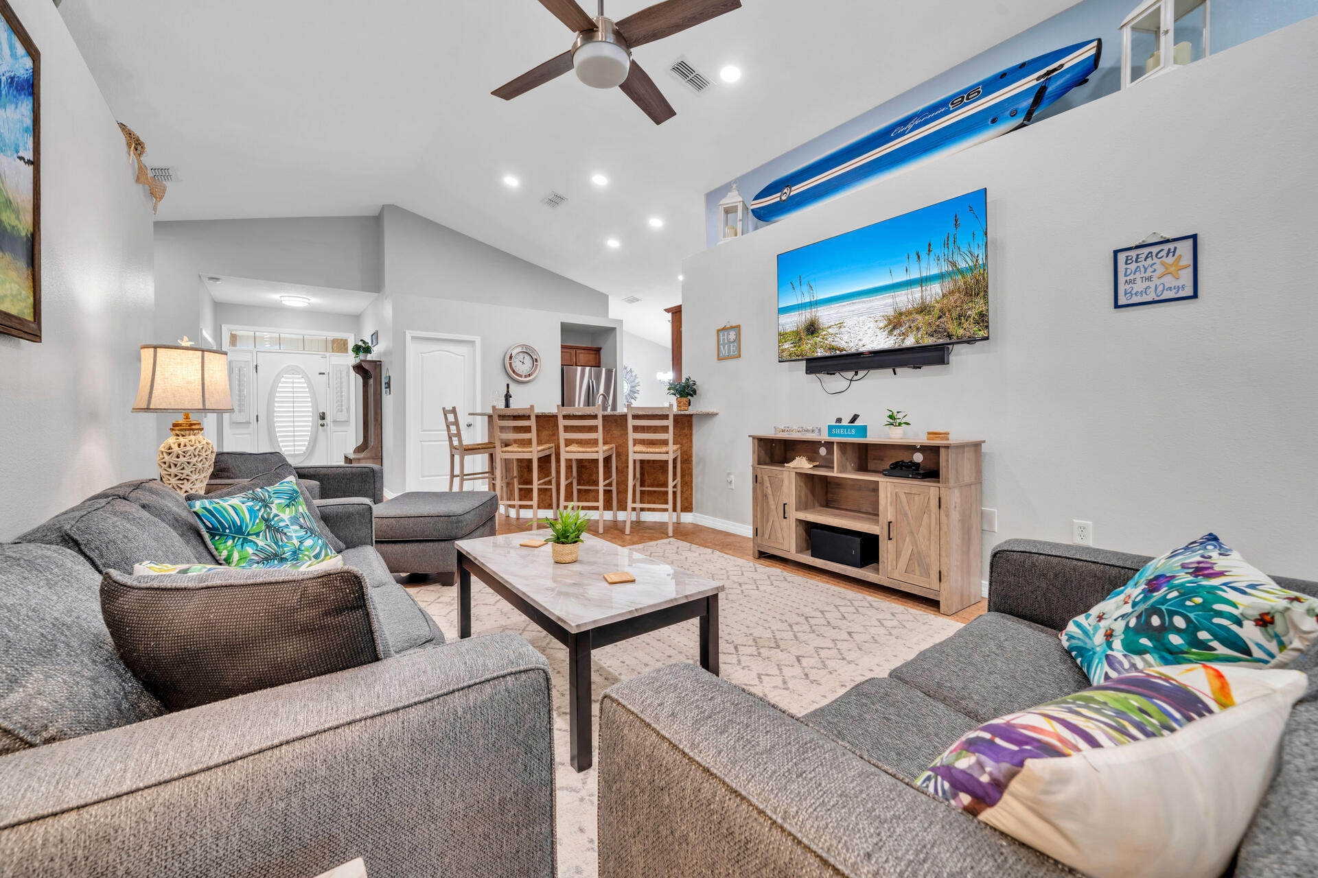 PARADISE RETREAT - Residential Lease