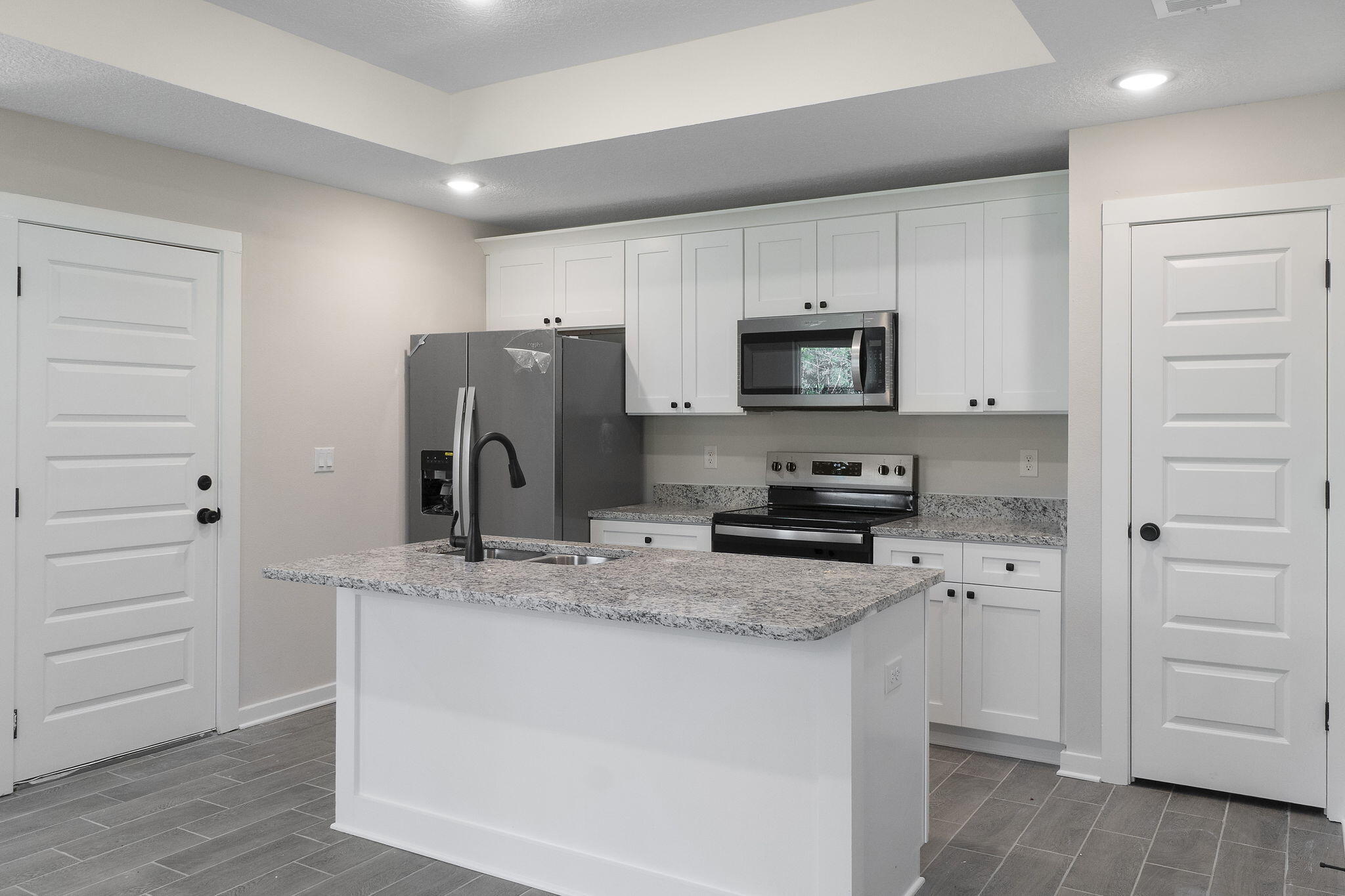 AVALON BEACH - Residential