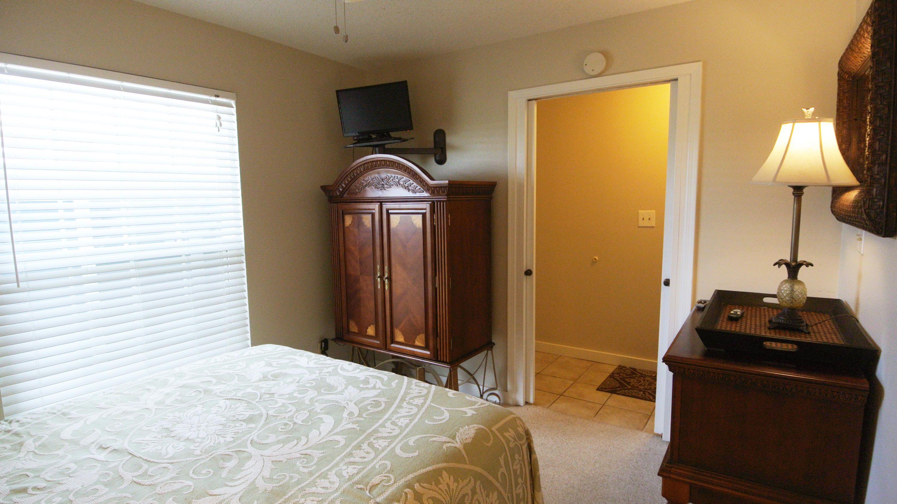 SUMMER BREEZE CONDO - Residential