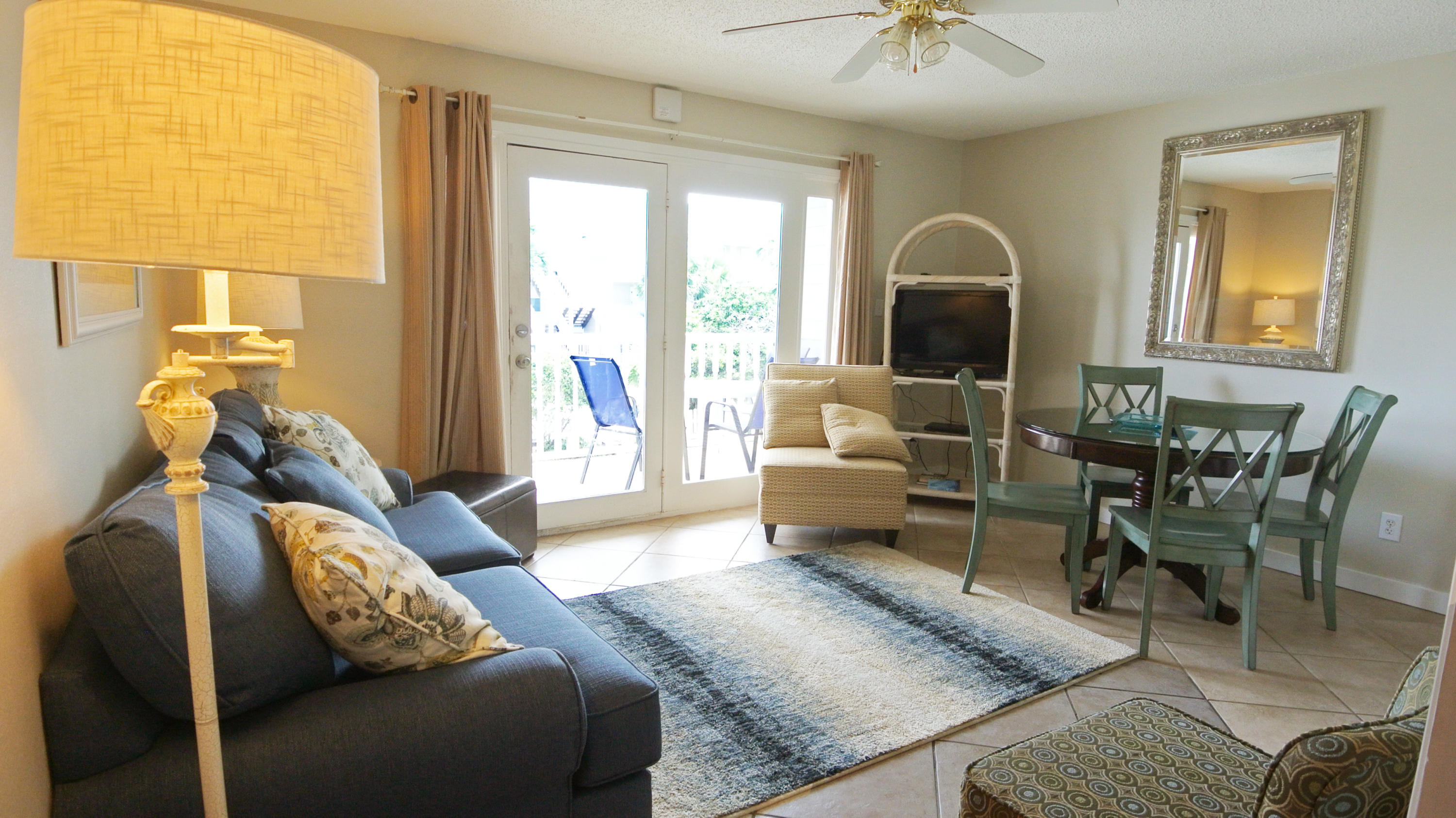 SUMMER BREEZE CONDO - Residential