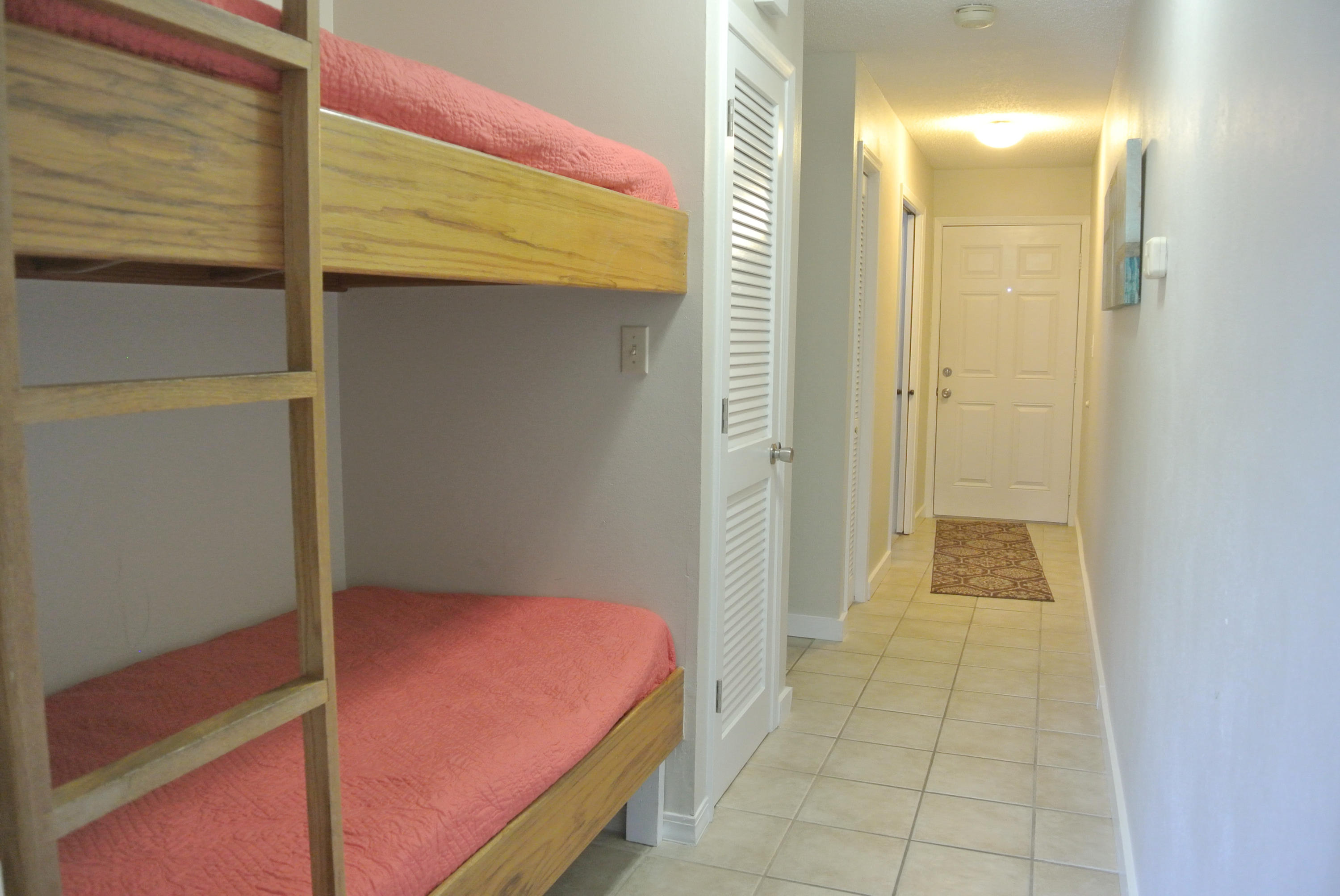 SUMMER BREEZE CONDO - Residential