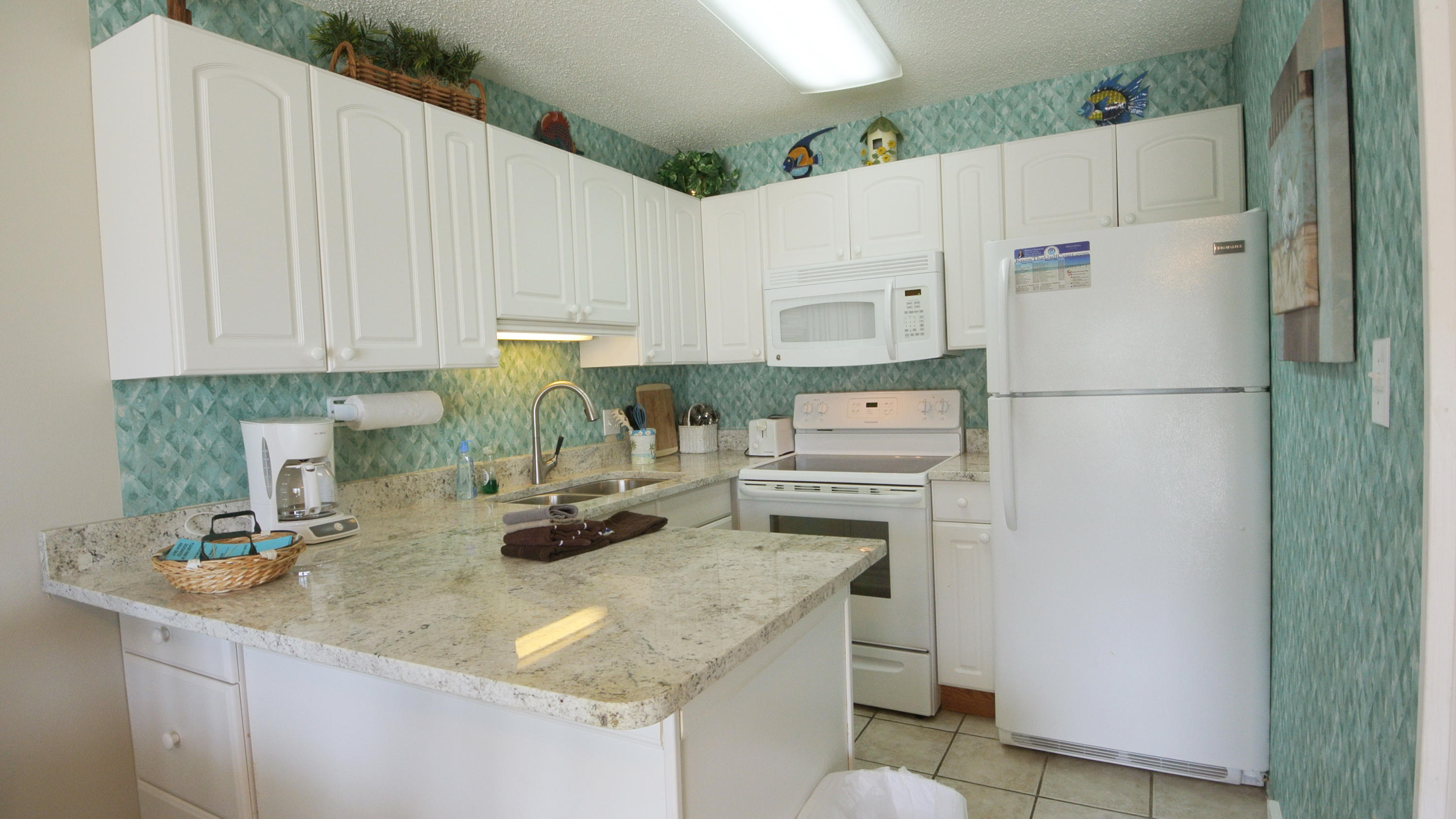 SUMMER BREEZE CONDO - Residential