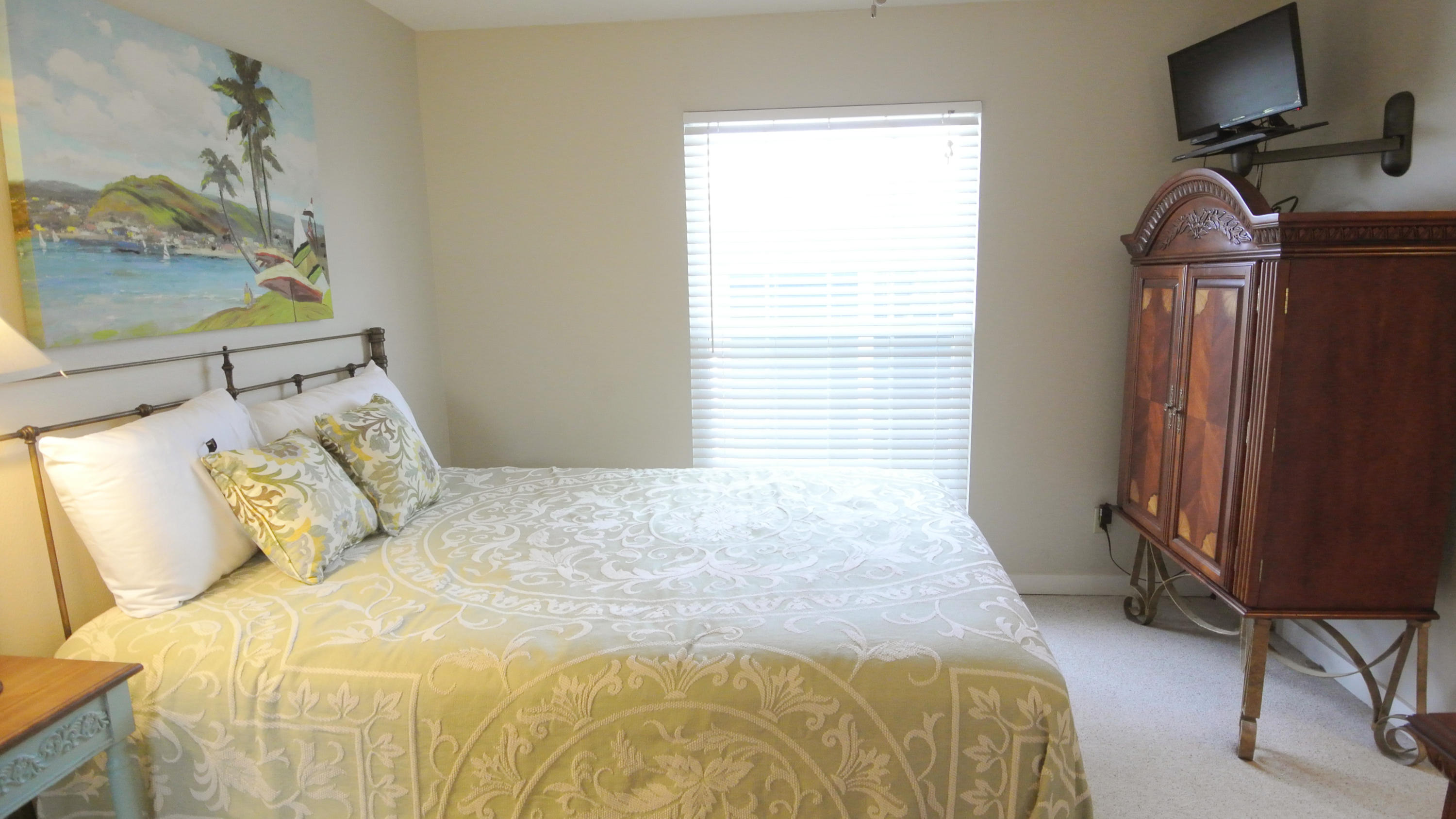 SUMMER BREEZE CONDO - Residential