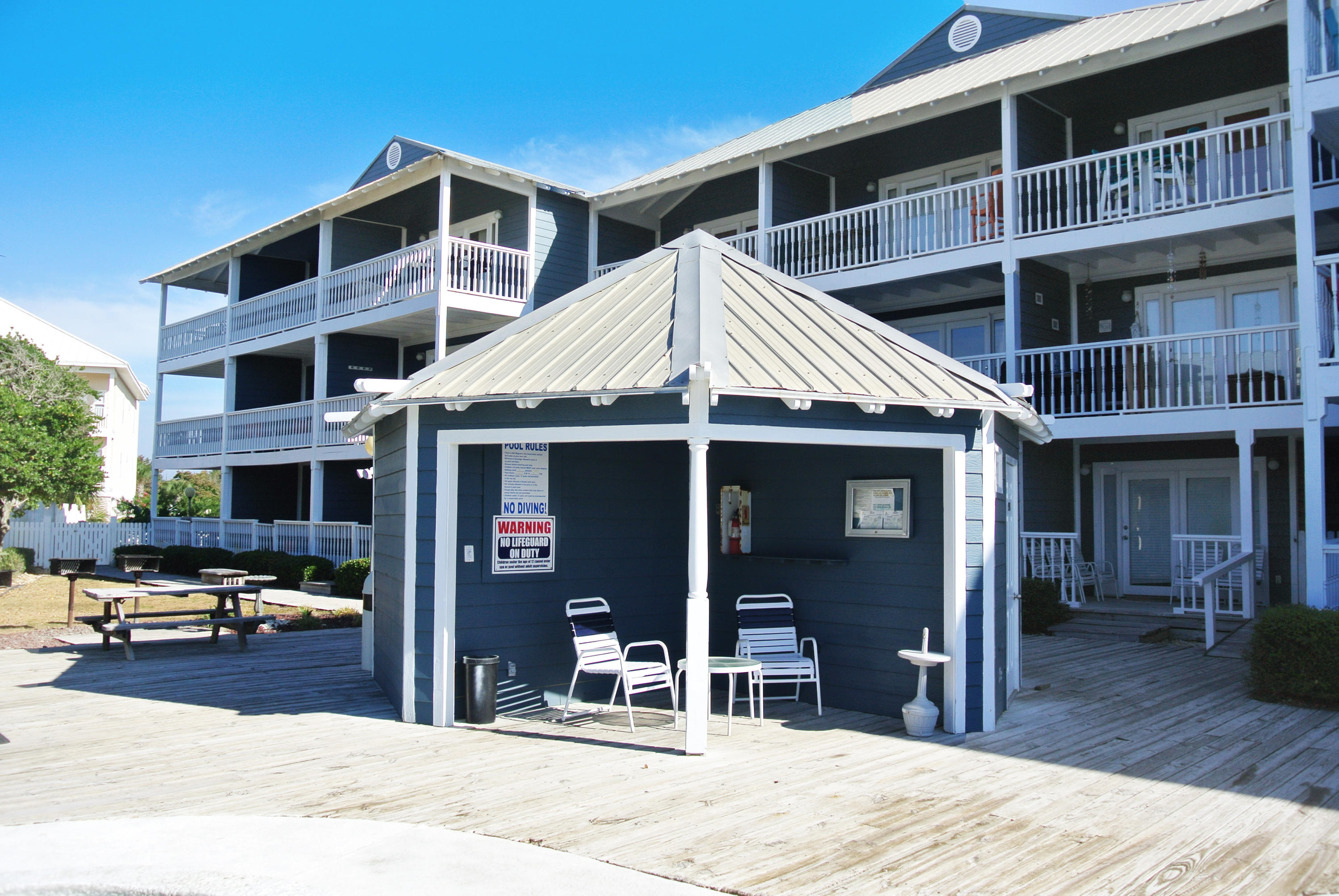 SUMMER BREEZE CONDO - Residential