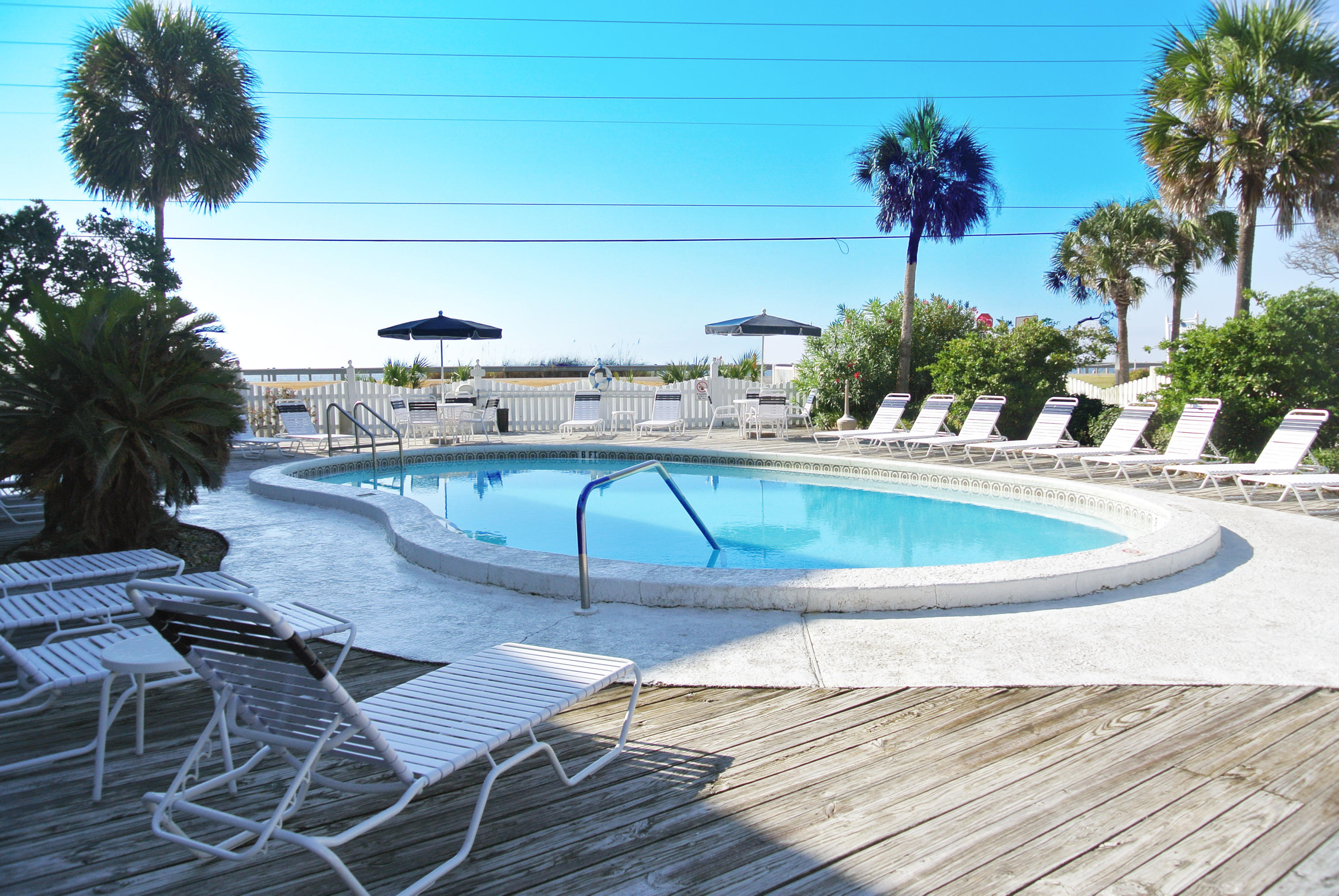 SUMMER BREEZE CONDO - Residential