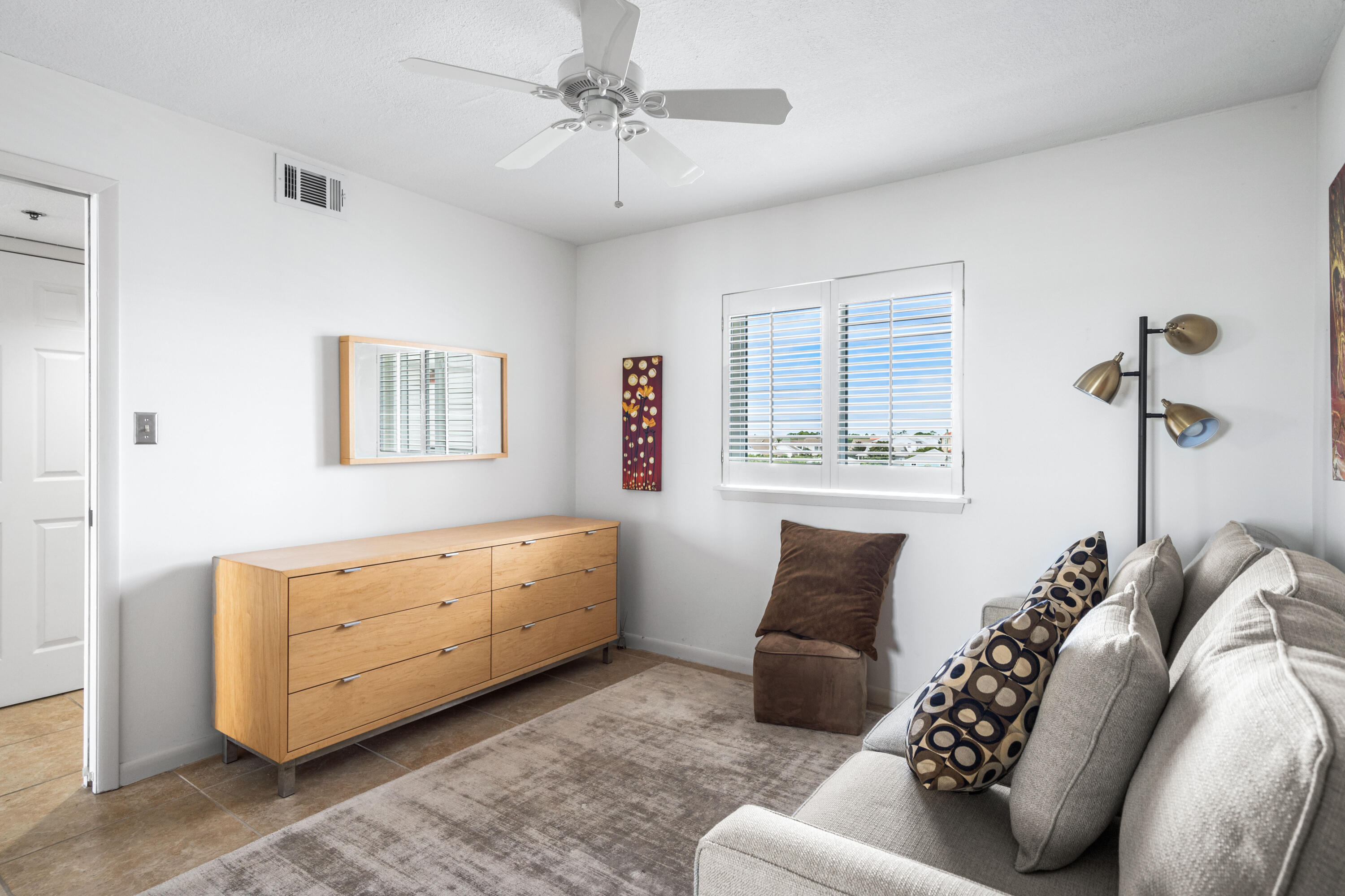 ONE SEAGROVE PLACE CONDOMINIUMS - Residential