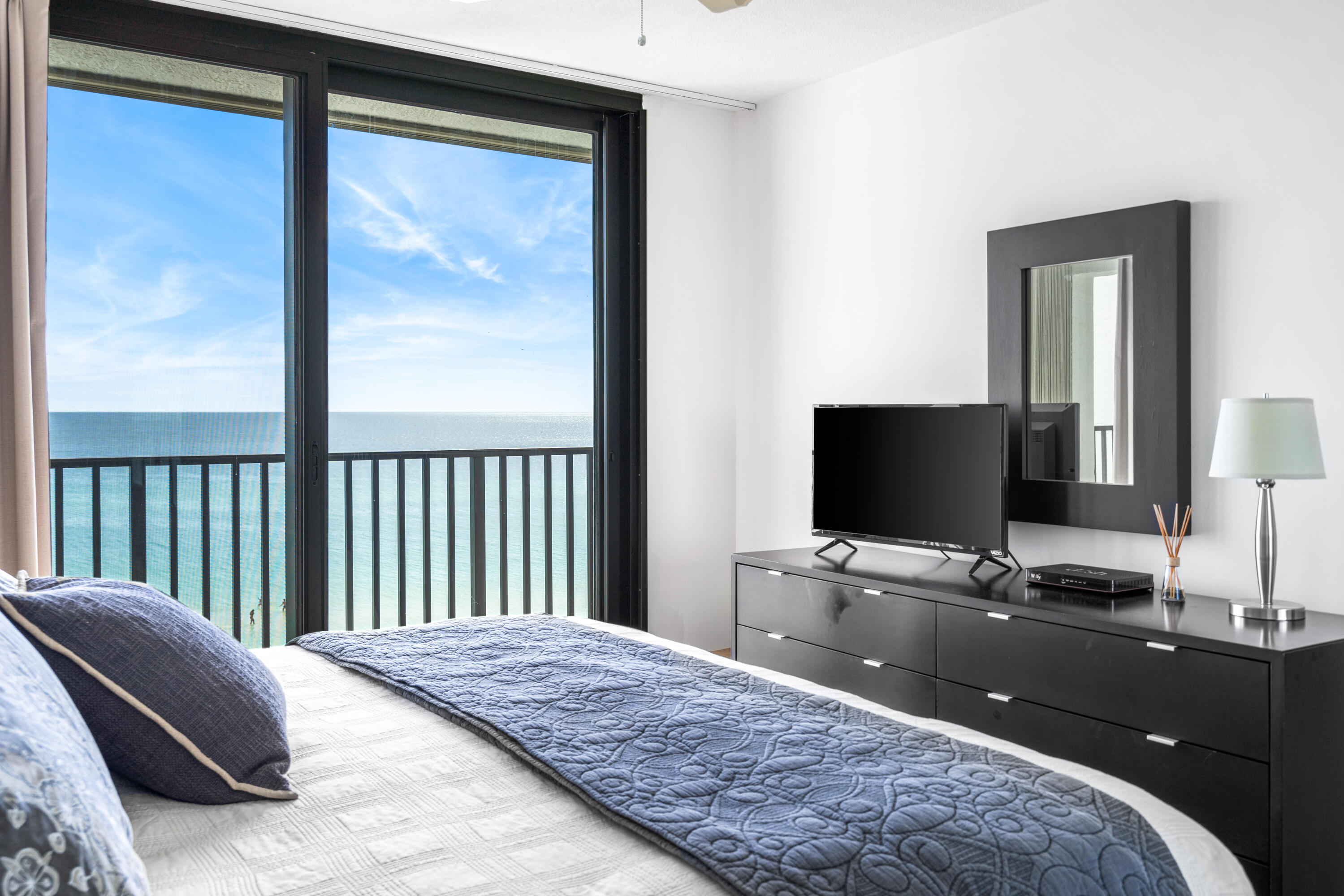 ONE SEAGROVE PLACE CONDOMINIUMS - Residential