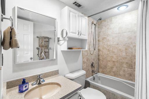 ONE SEAGROVE PLACE CONDOMINIUMS - Residential