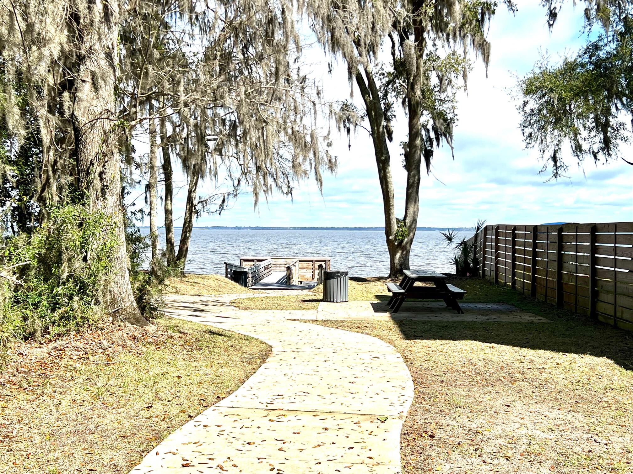 GRAYTON BAYOU - Residential