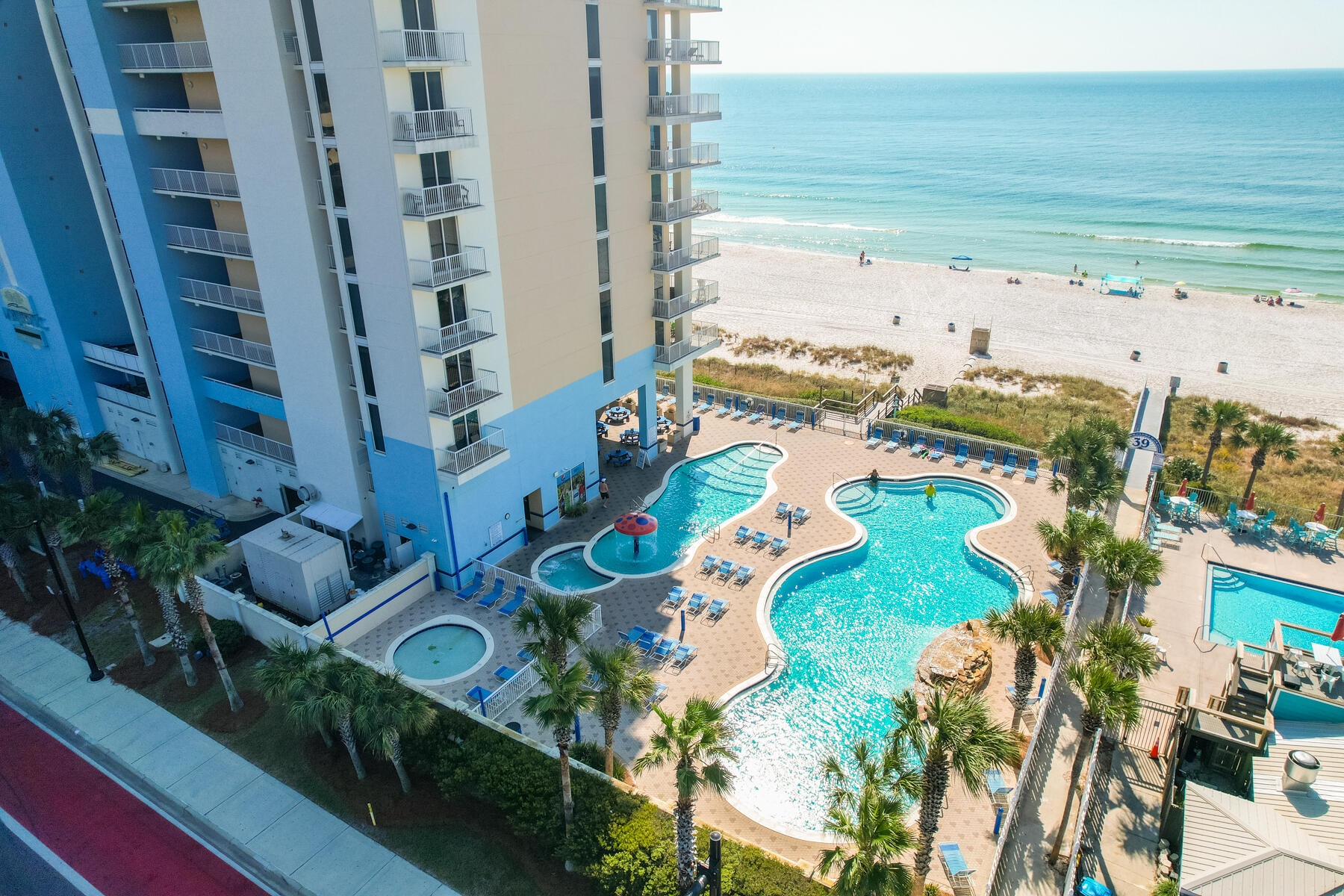 MAJESTIC BEACH TOWERS - Residential