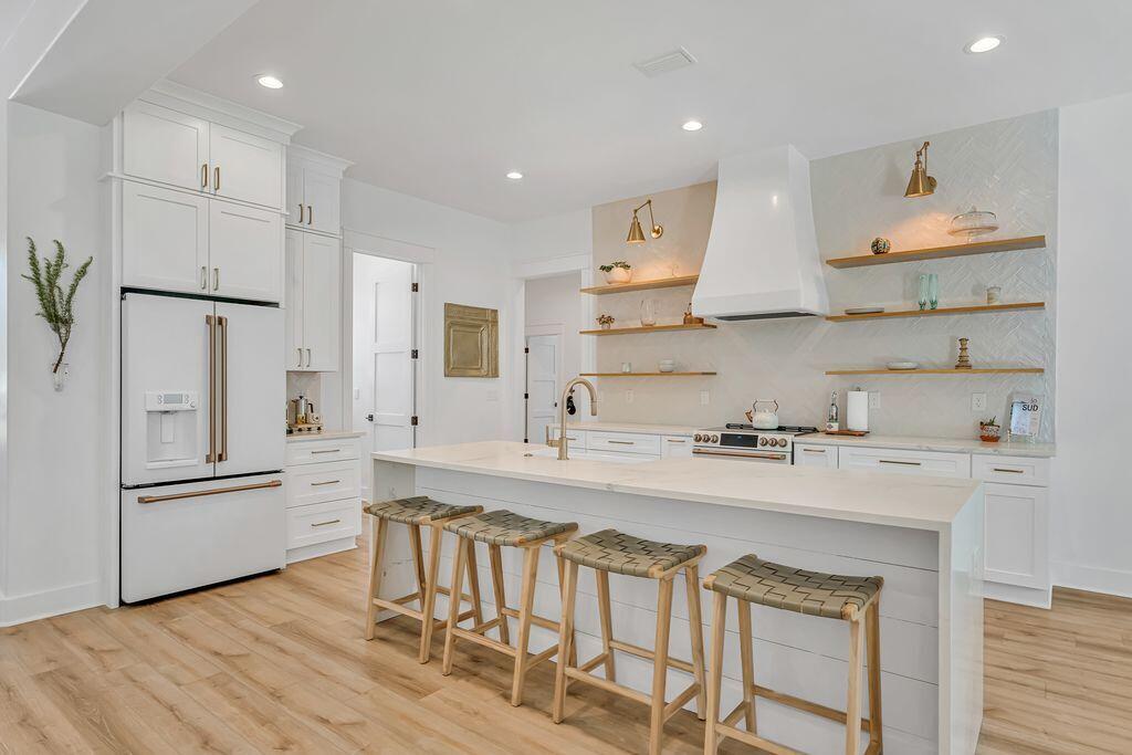 SECLUSION BAY - Residential