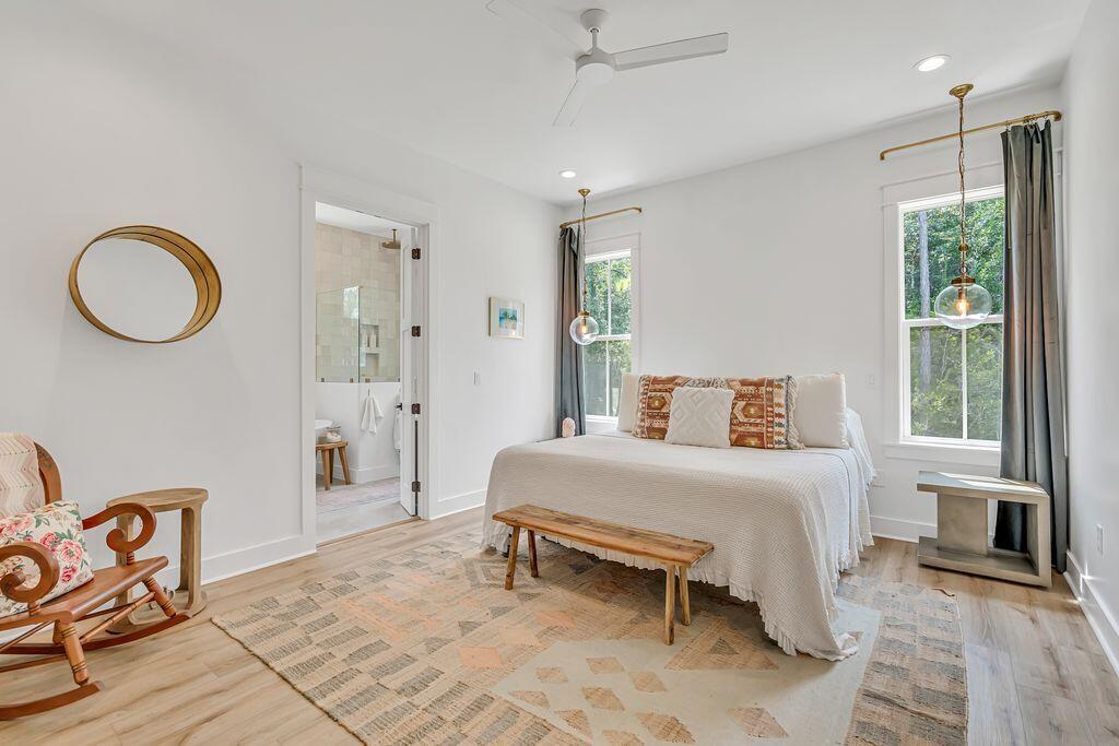 SECLUSION BAY - Residential