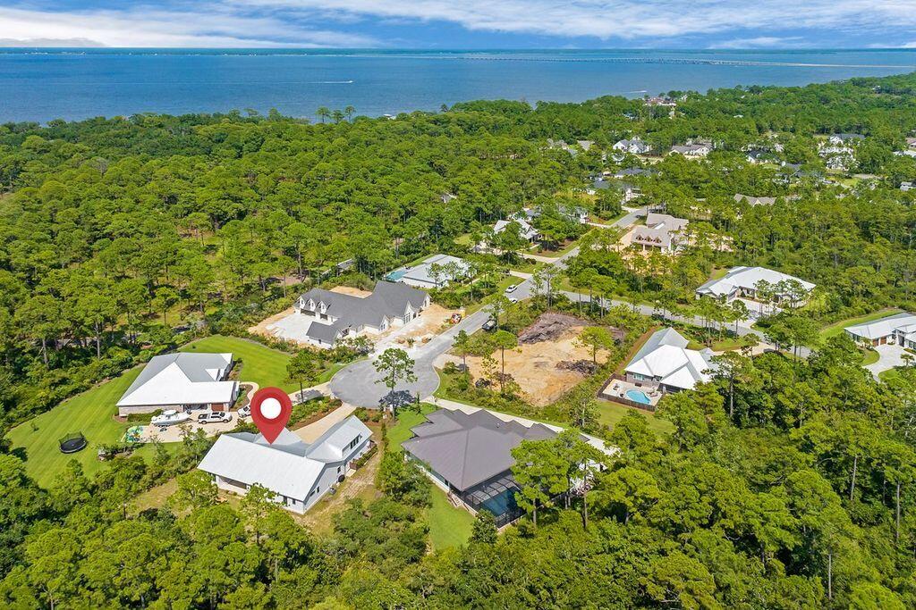 SECLUSION BAY - Residential