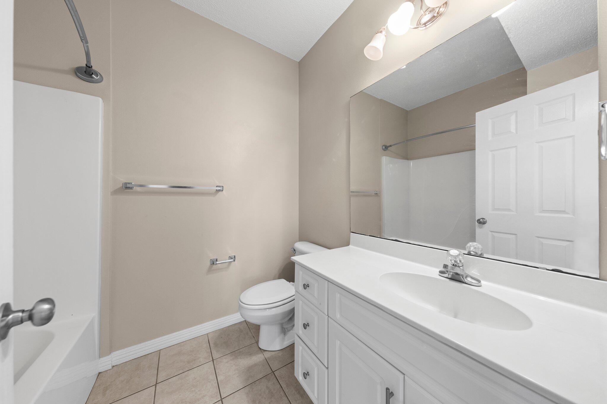 THE OAKS AT NICEVILLE - Residential Lease