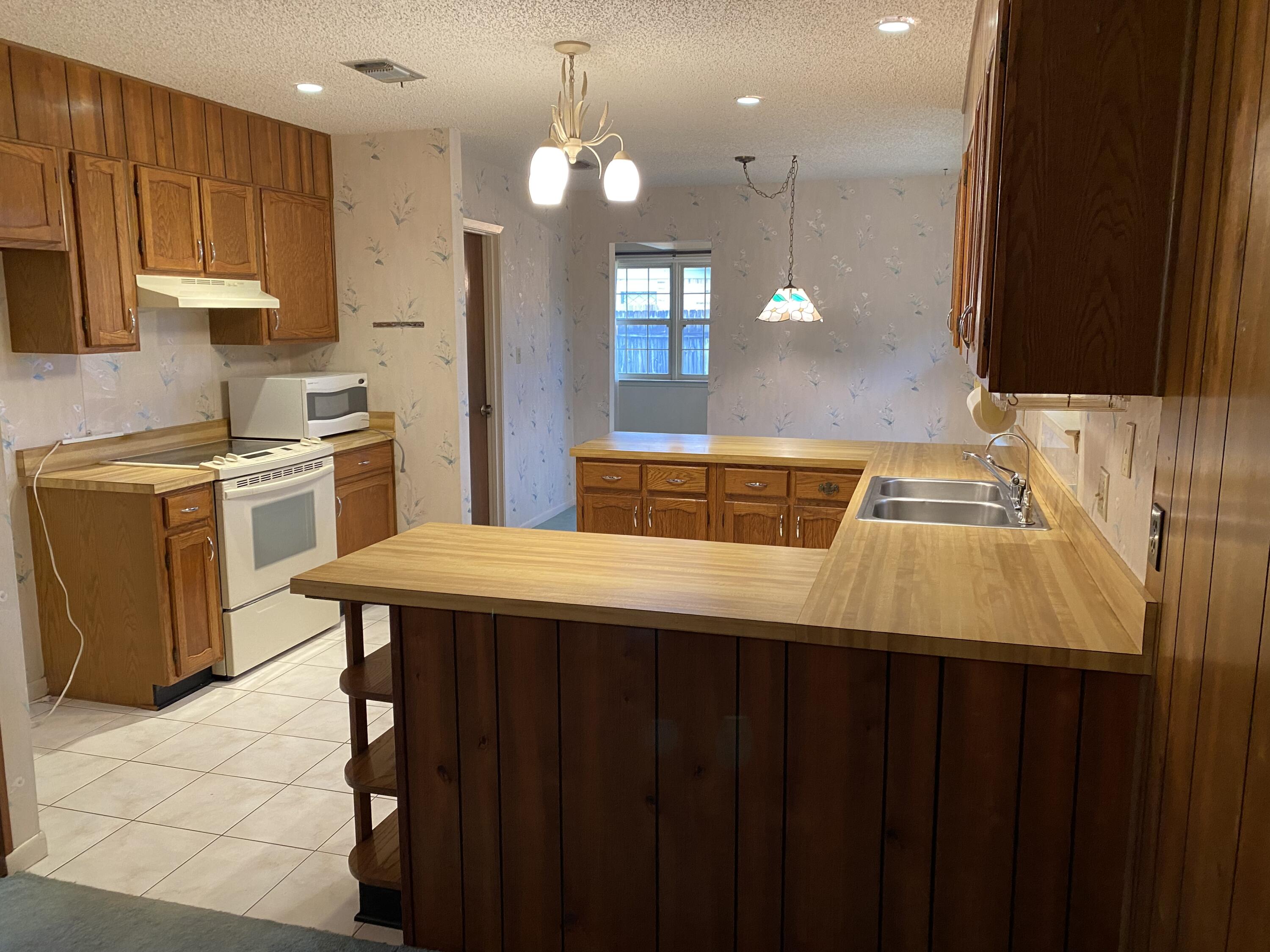 RAINTREE ESTATES - Residential