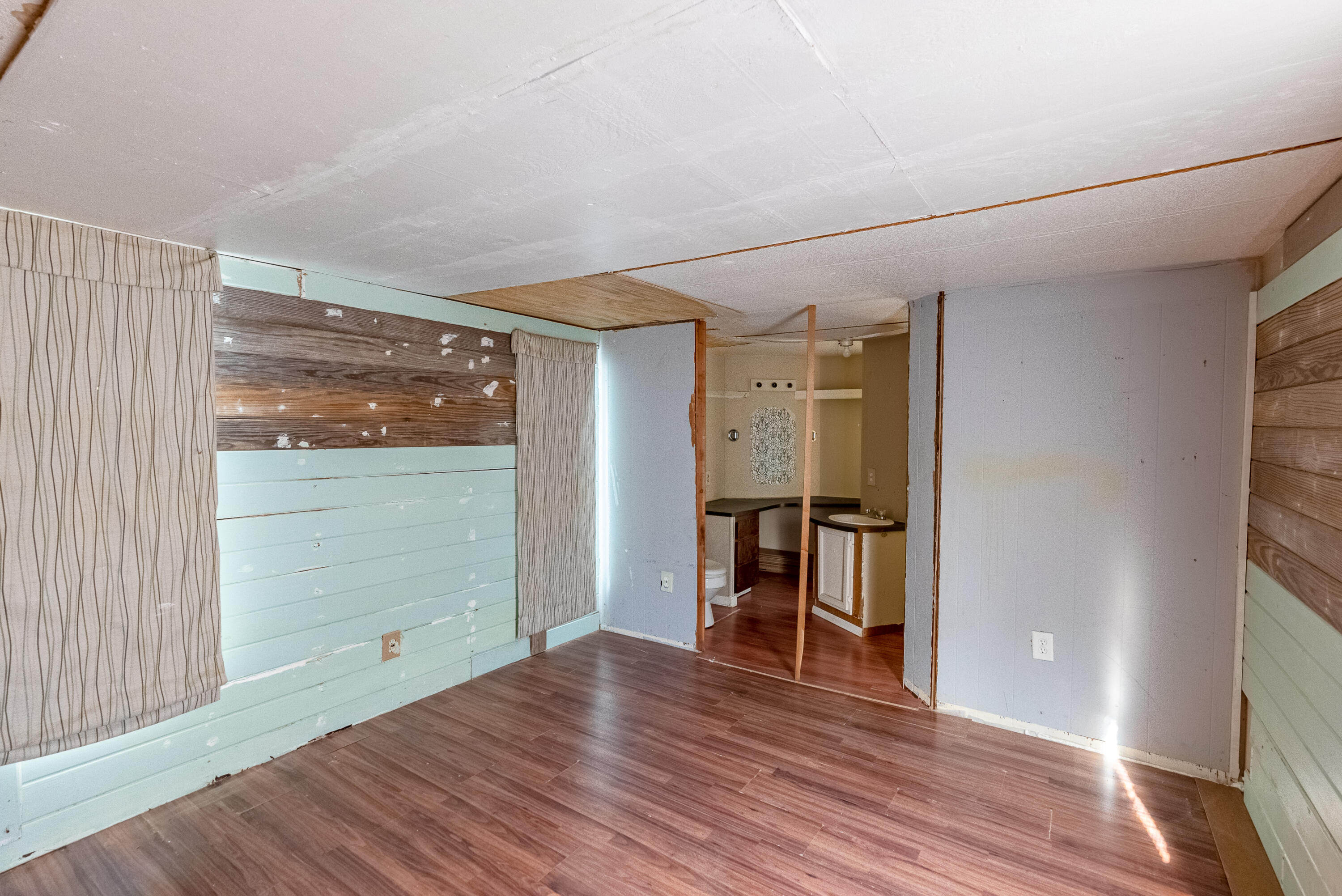 LAGUNA BEACH - Residential