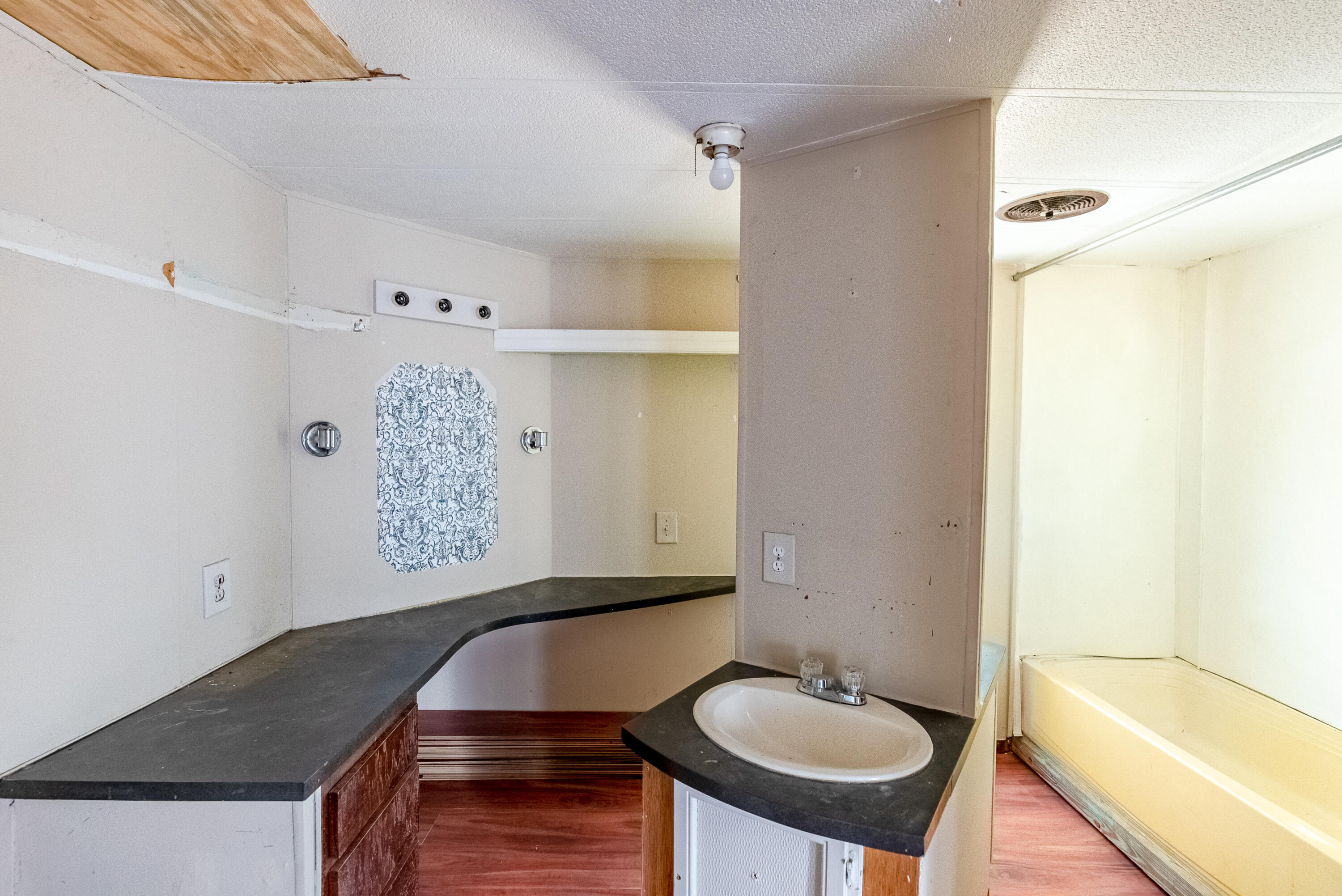 LAGUNA BEACH - Residential