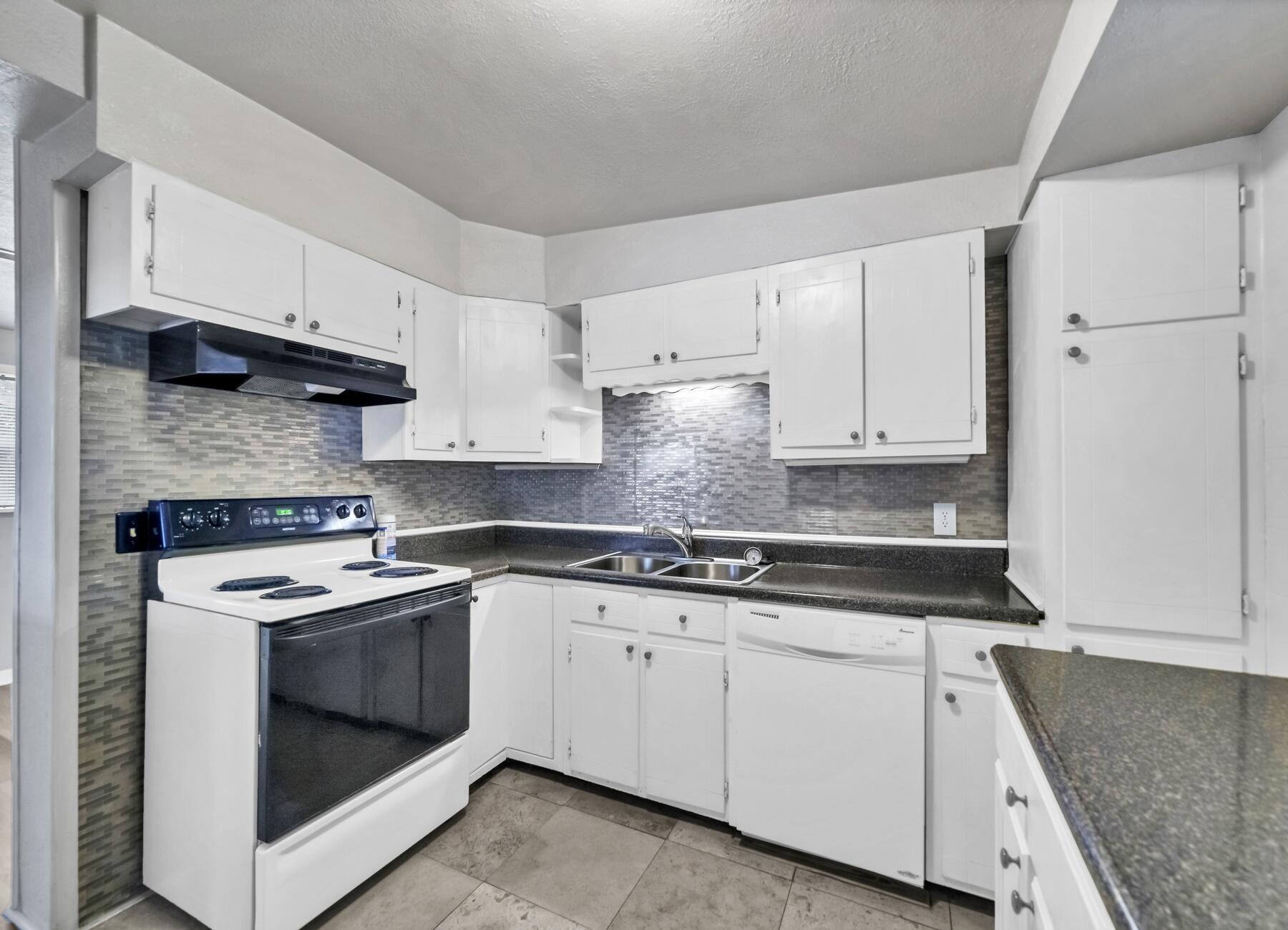 NORTH HILL GARDENS - Residential