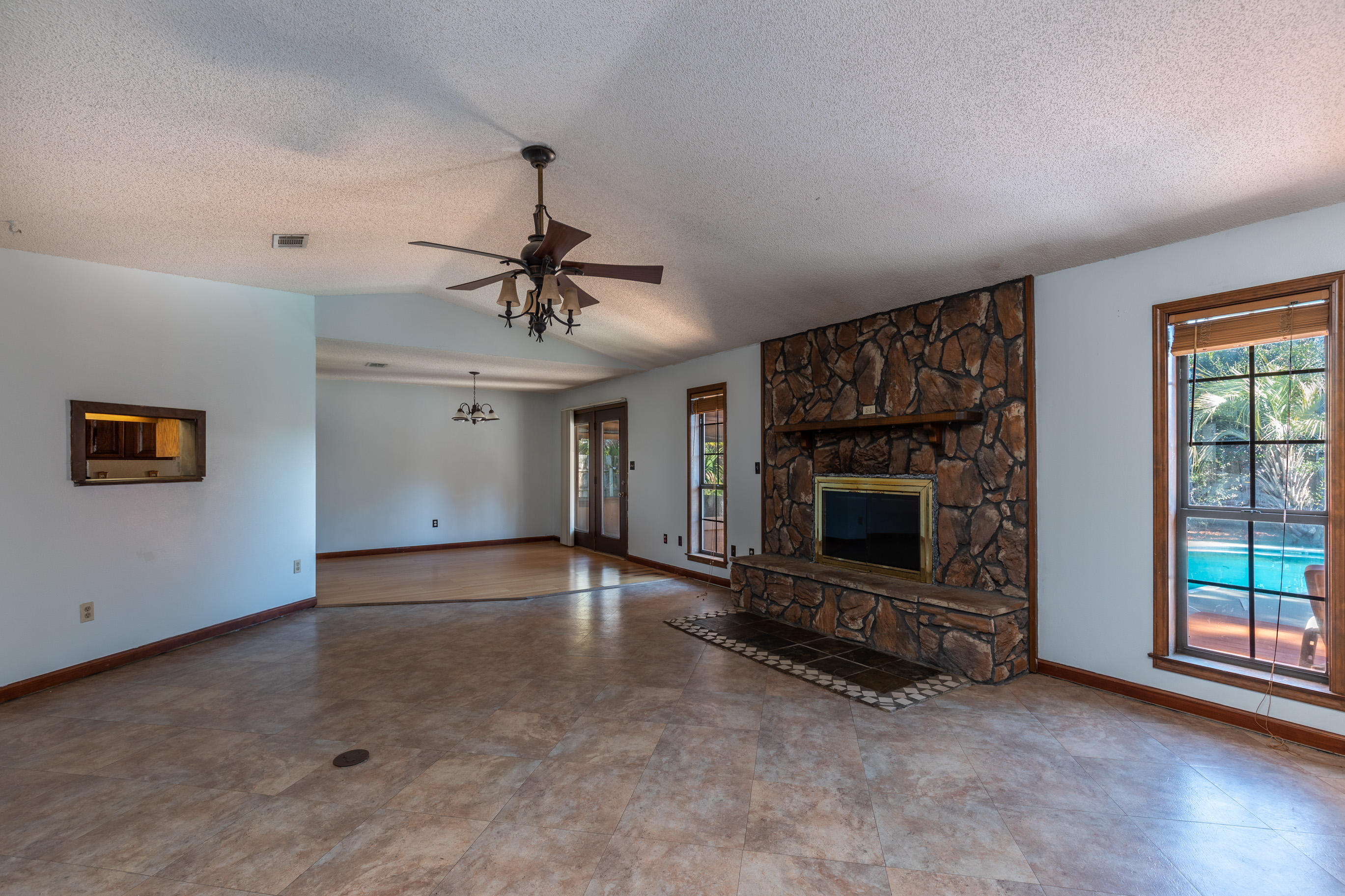 SANDALWOOD - Residential