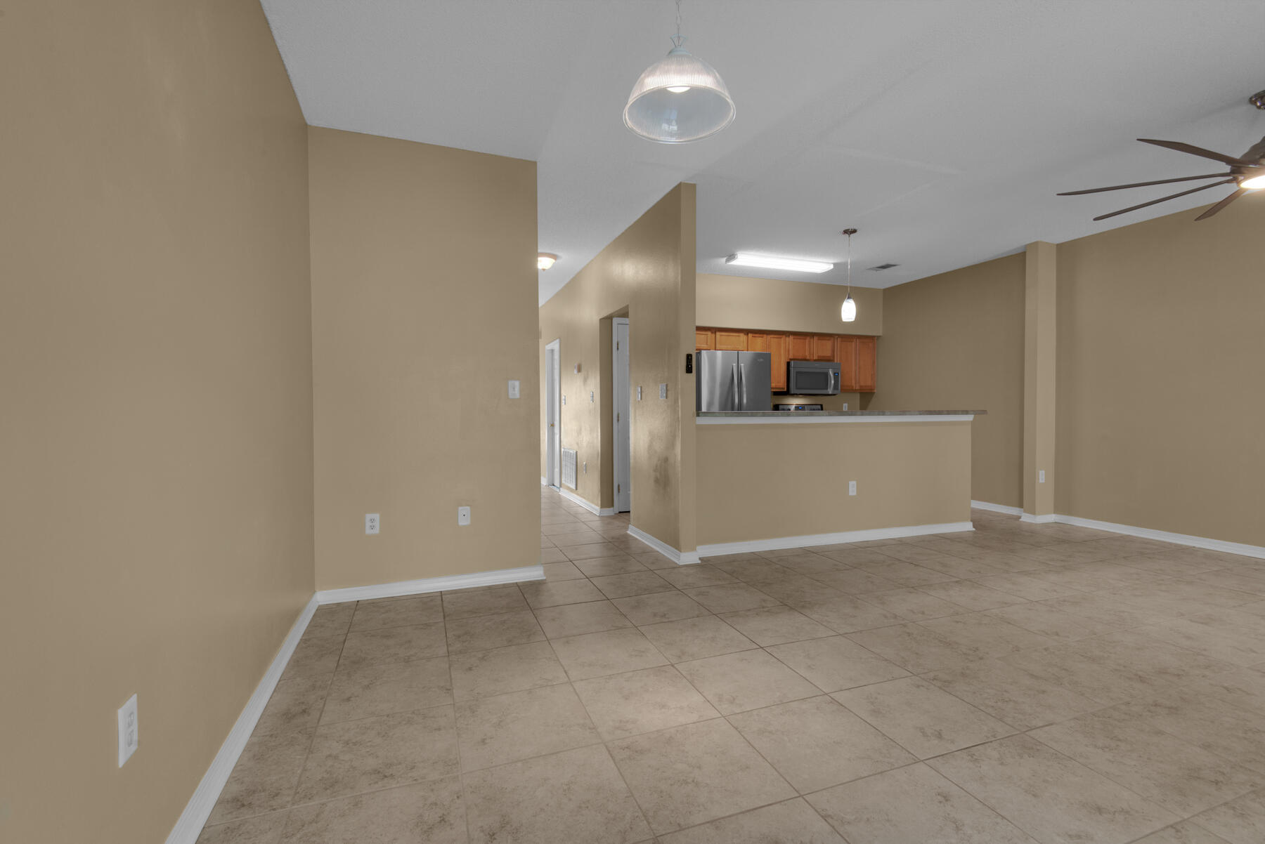 SANTA ROSA OAKS CONDOMINIUM - Residential Lease