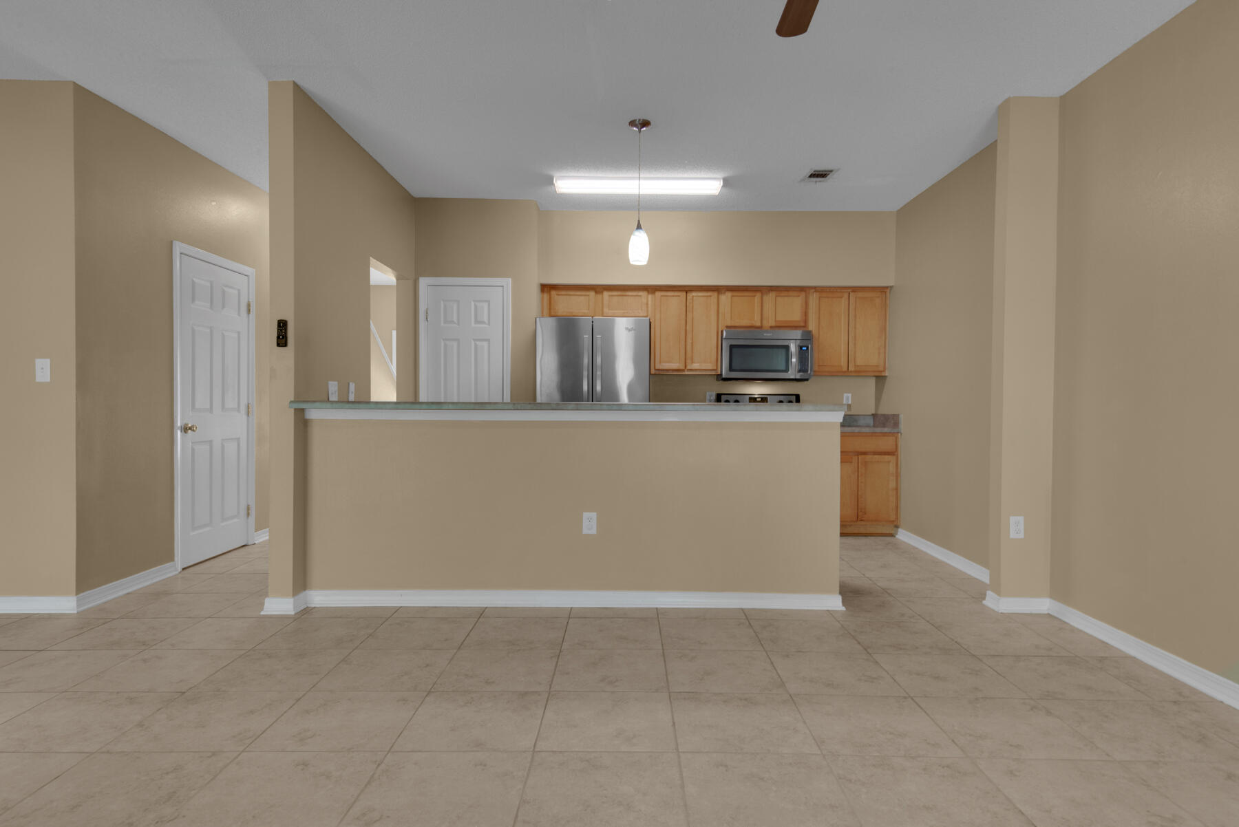 SANTA ROSA OAKS CONDOMINIUM - Residential Lease