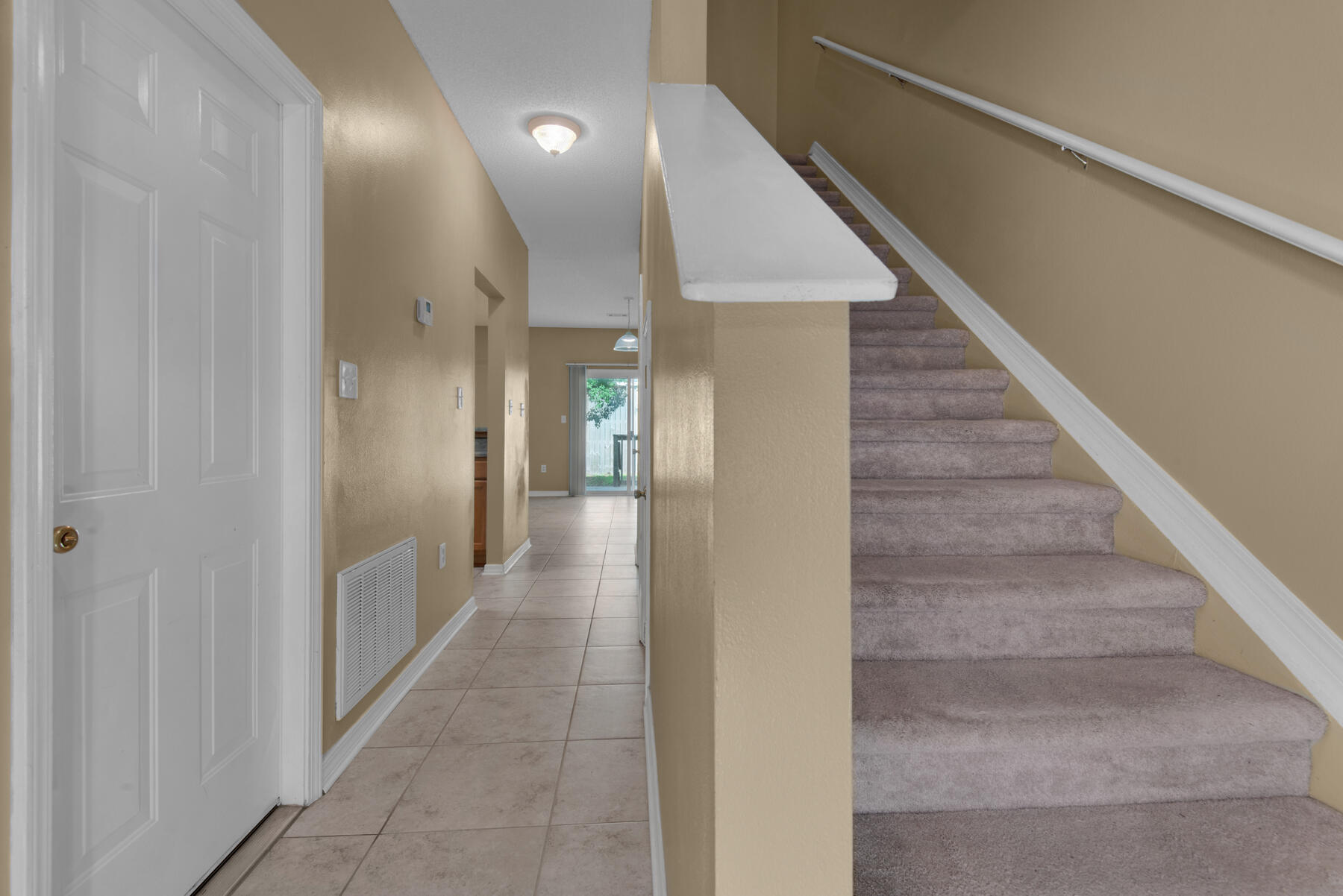 SANTA ROSA OAKS CONDOMINIUM - Residential Lease