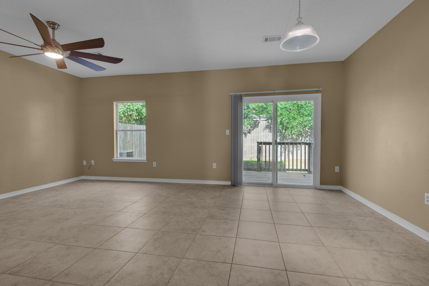 SANTA ROSA OAKS CONDOMINIUM - Residential Lease