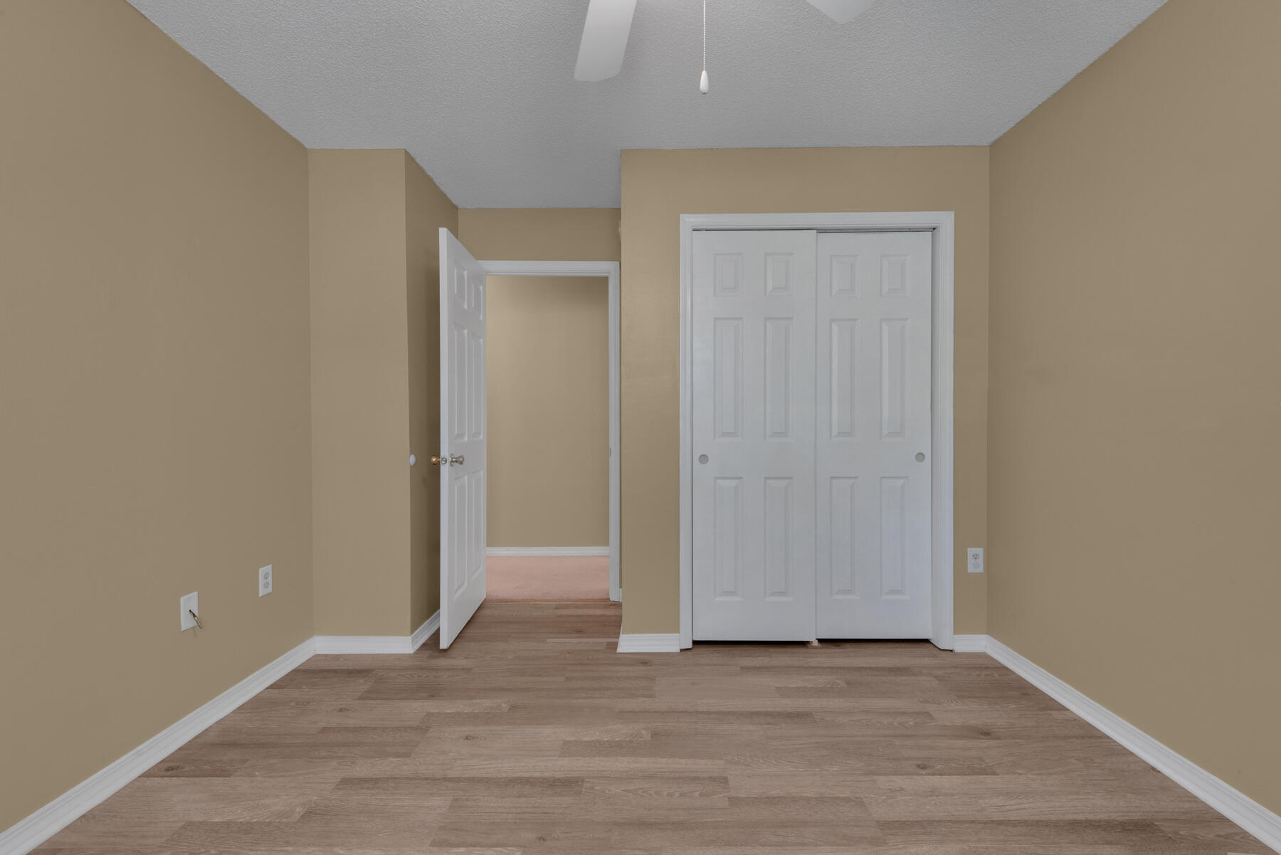 SANTA ROSA OAKS CONDOMINIUM - Residential Lease