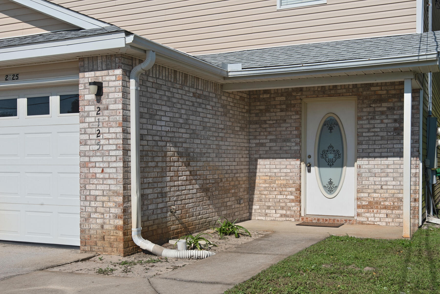 SANTA ROSA OAKS CONDOMINIUM - Residential Lease