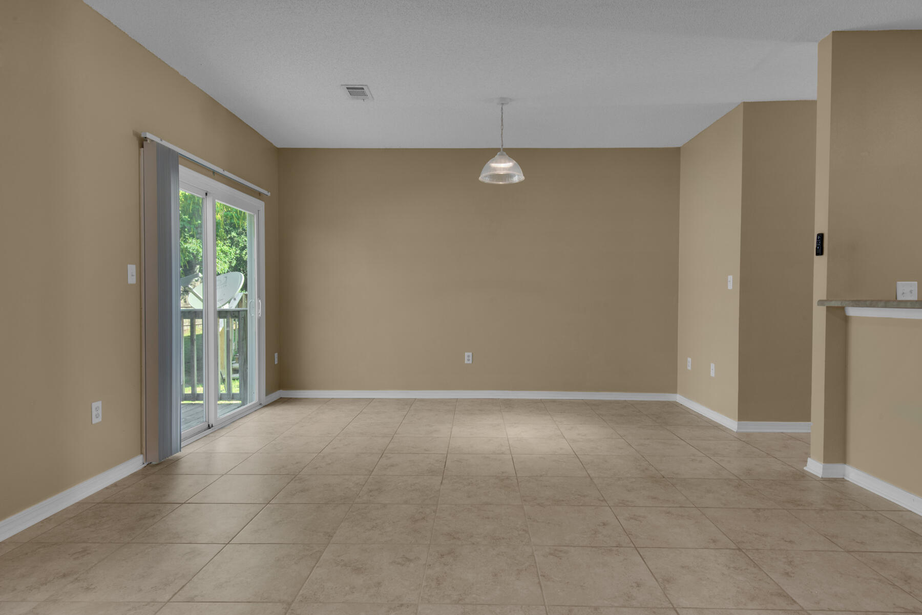 SANTA ROSA OAKS CONDOMINIUM - Residential Lease