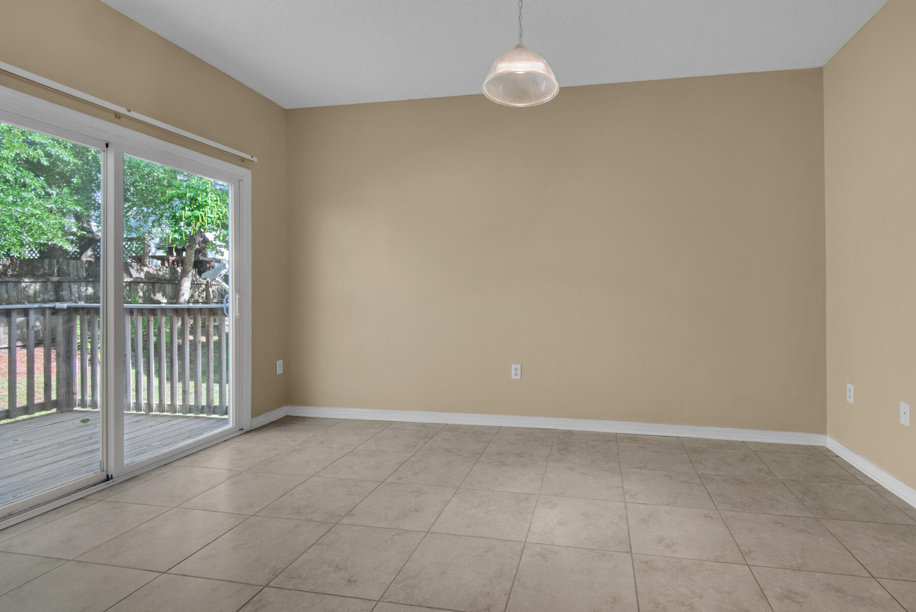 SANTA ROSA OAKS CONDOMINIUM - Residential Lease