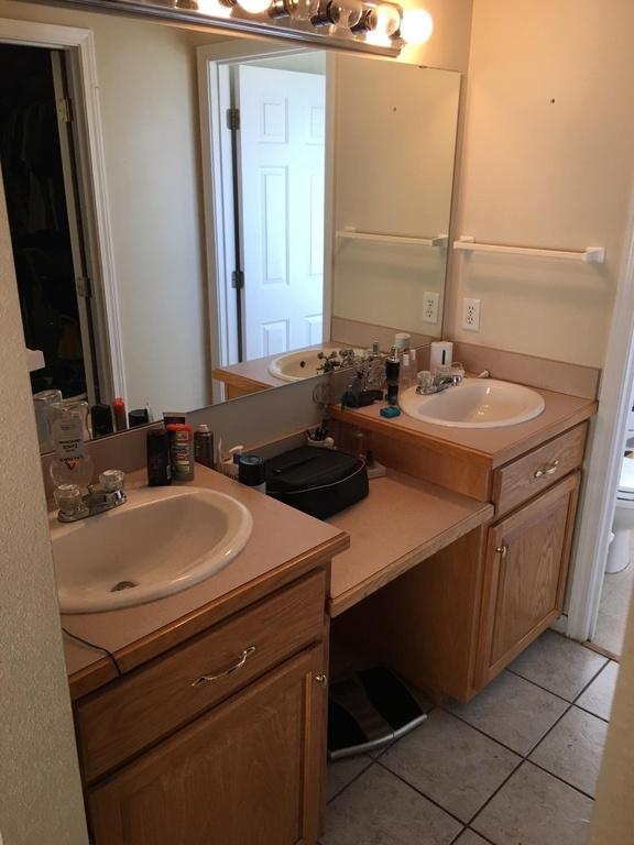 Holley Navarre (District 12) - Farm